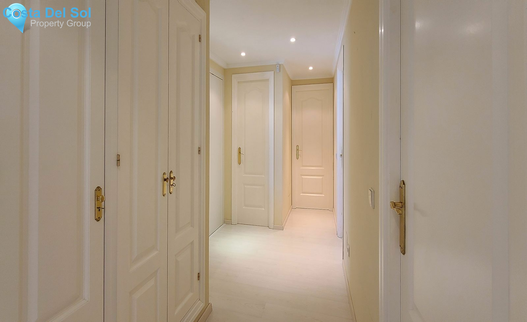 Detached Villa in The Golden Mile-1552195