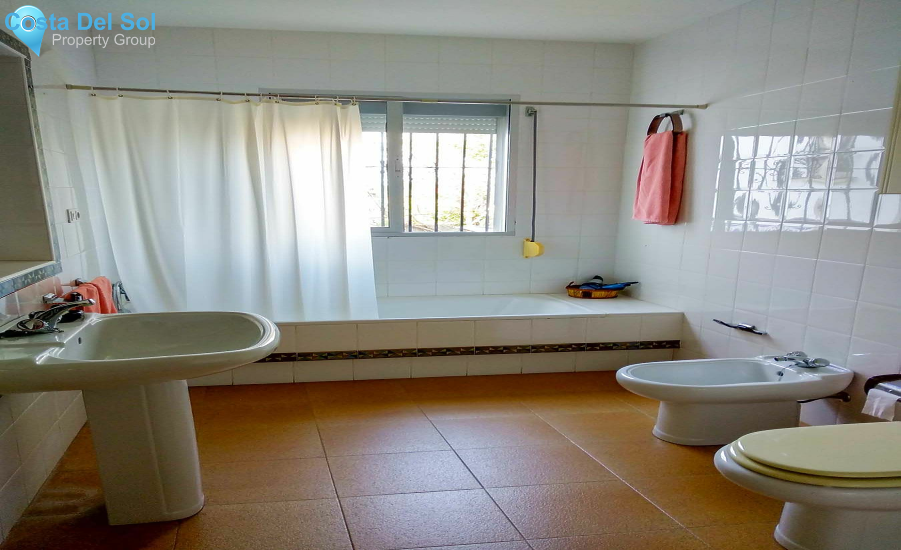 Finca - Cortijo in Alhaurín de la Torre-1133079