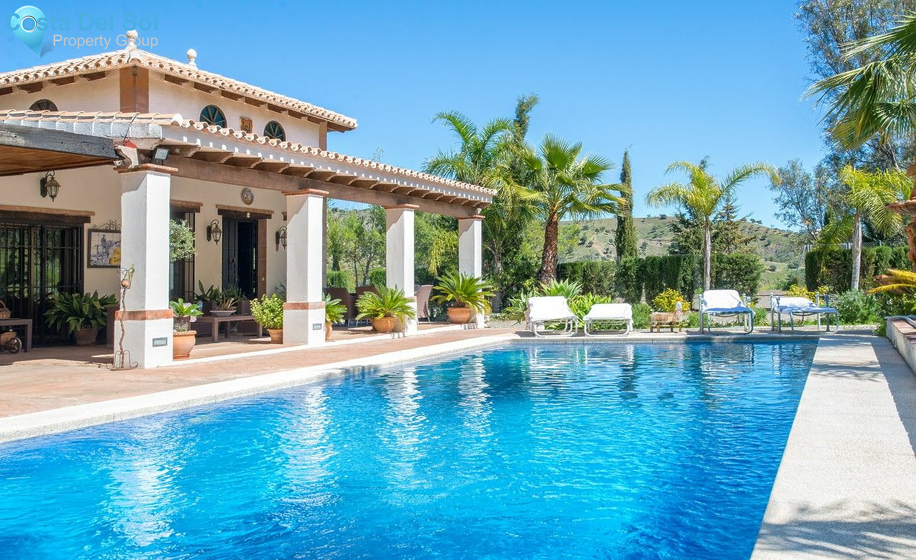 Finca - Cortijo in Coín