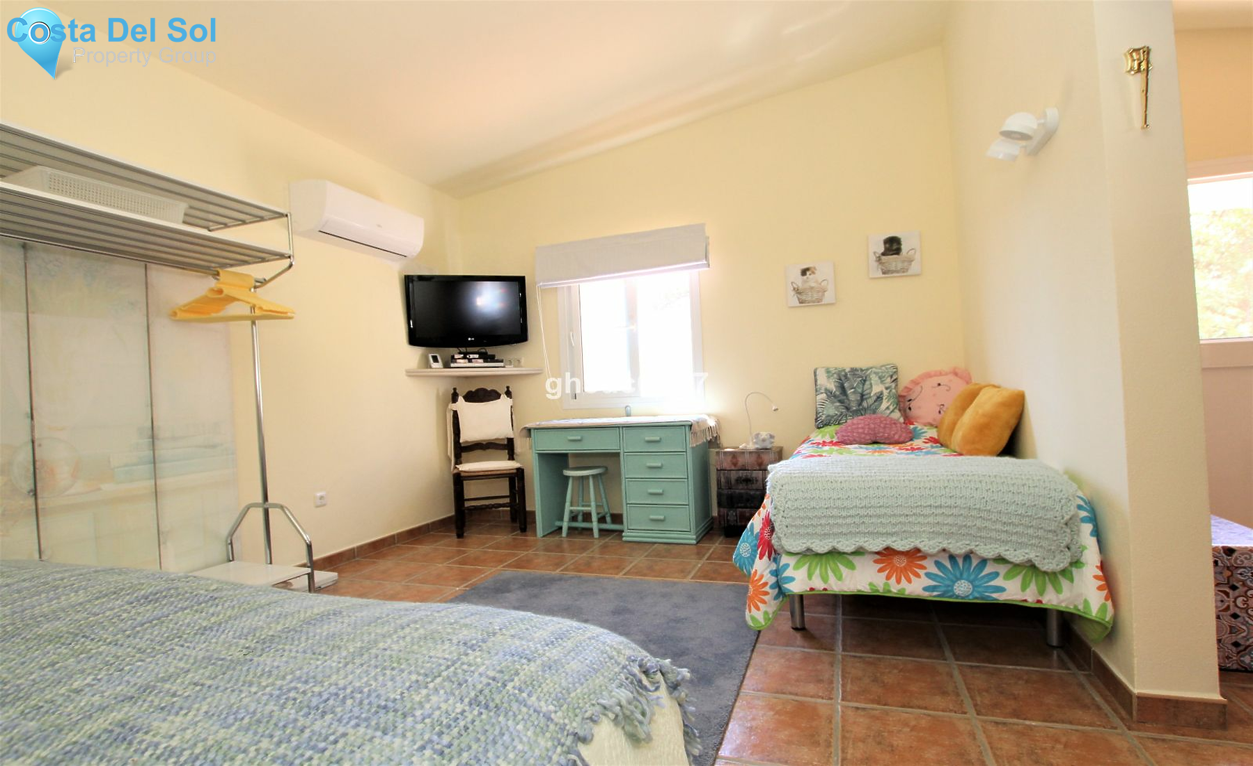 Finca - Cortijo in La Mairena-1218676