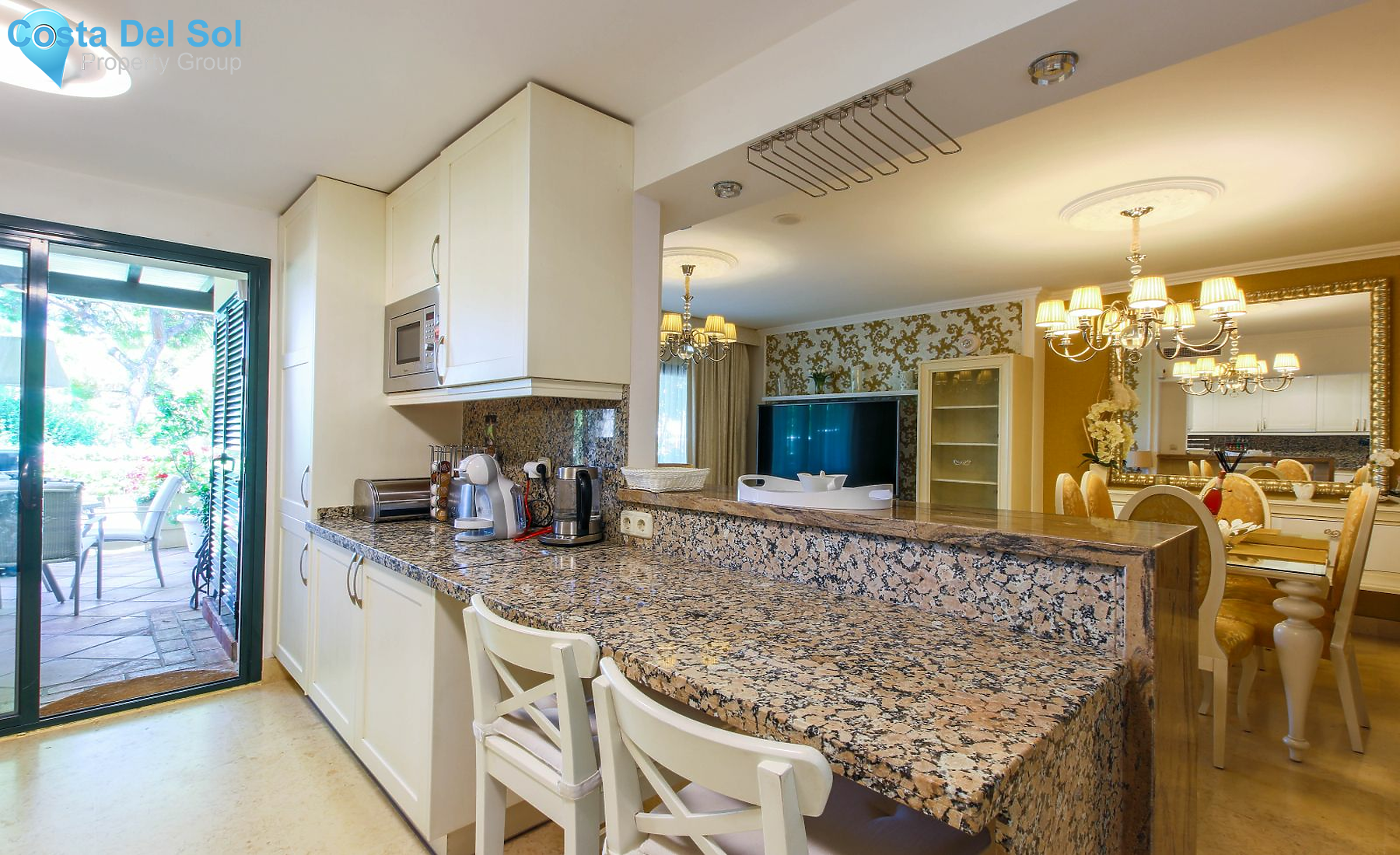 Ground Floor Apartment in Benahavís-1147222