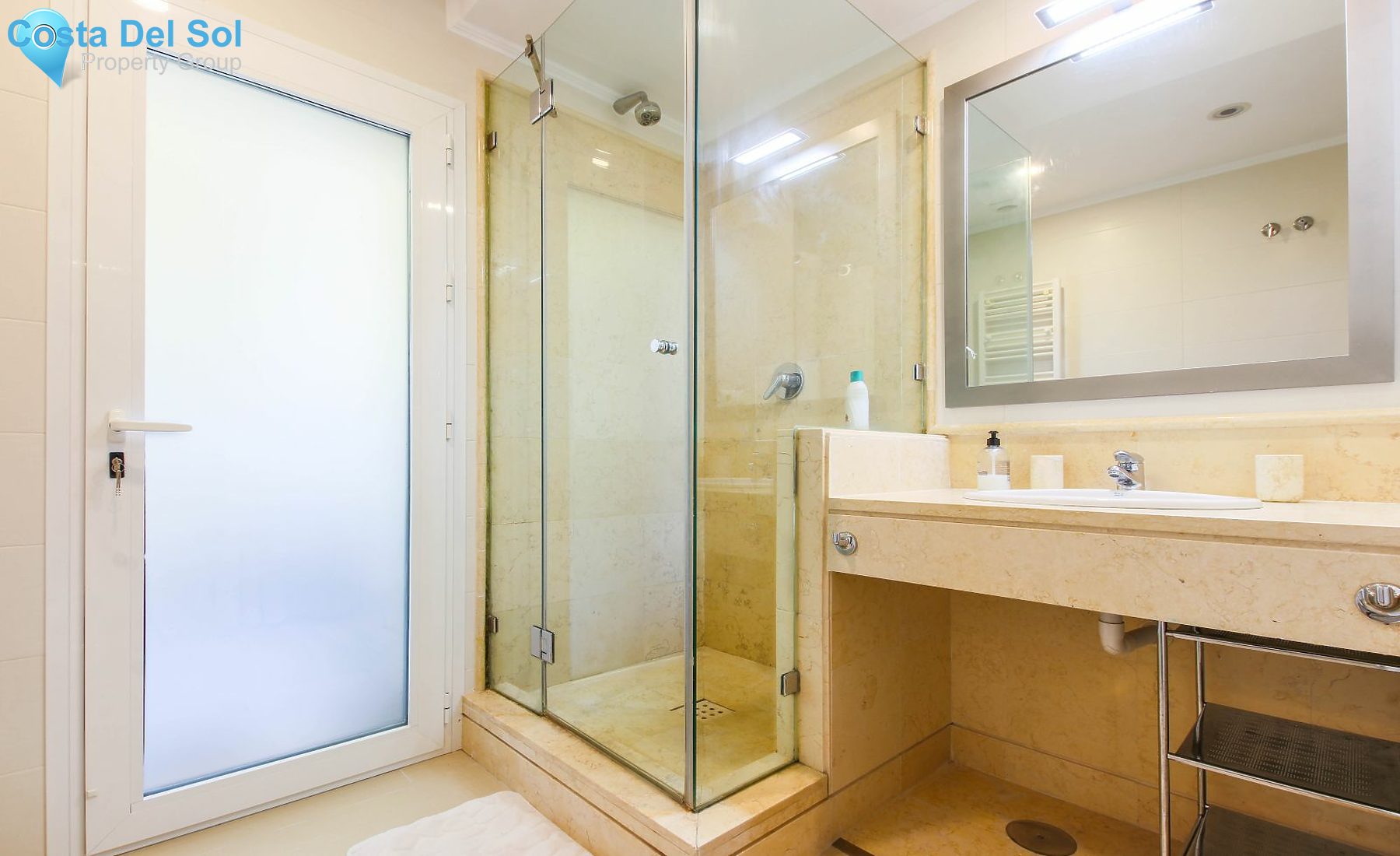 Ground Floor Apartment in Benahavís-1147226