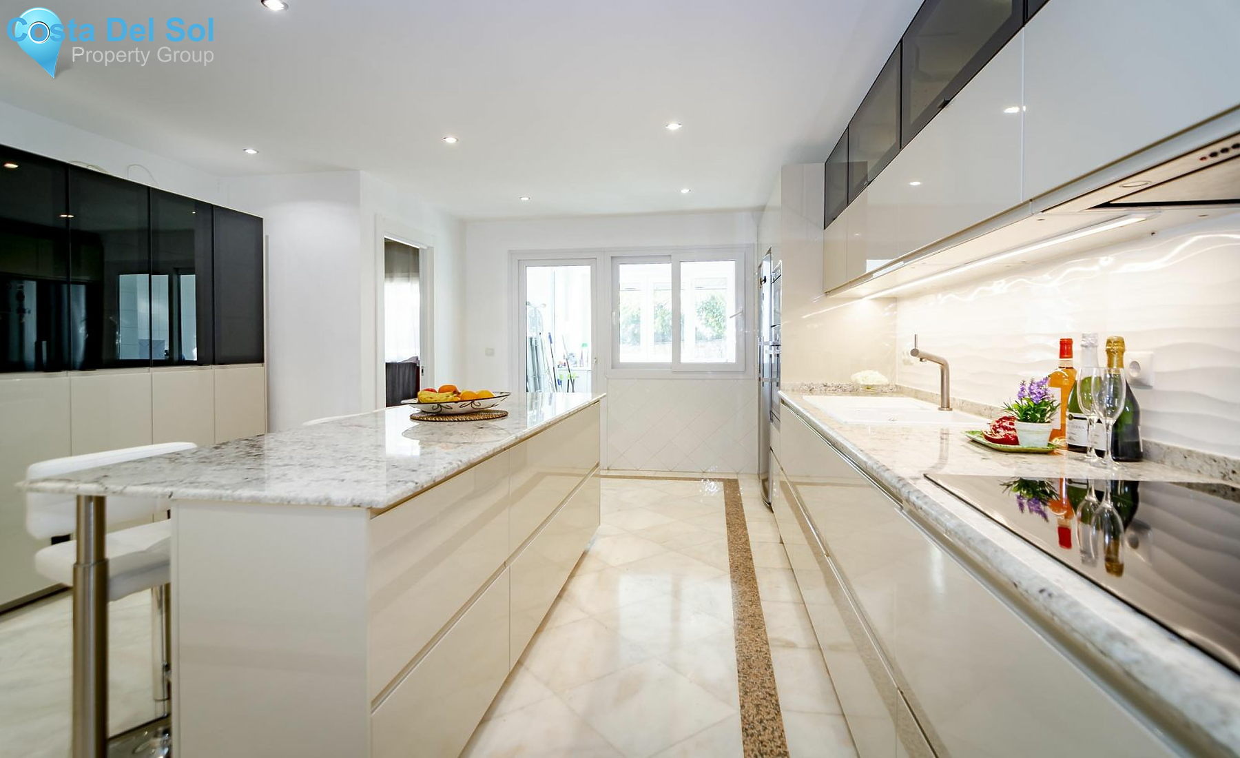 Ground Floor Apartment in The Golden Mile-1164703