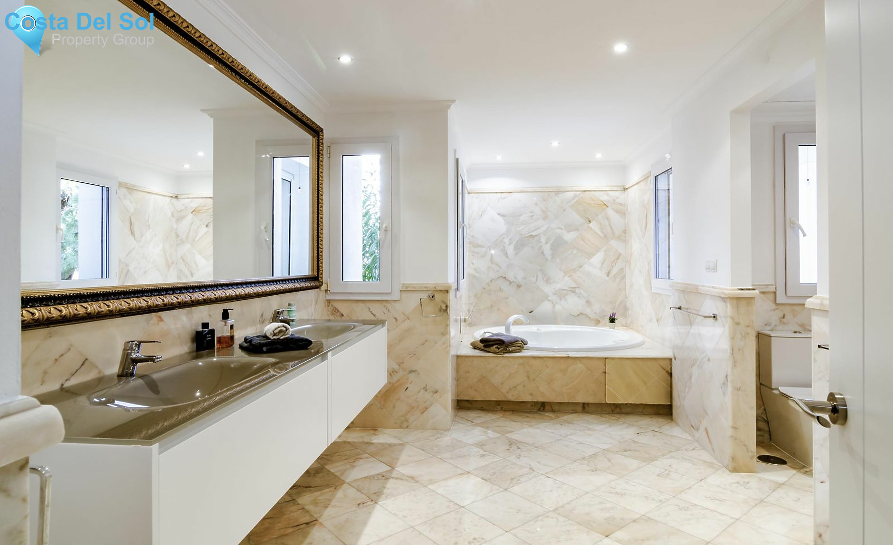 Ground Floor Apartment in The Golden Mile-1164706