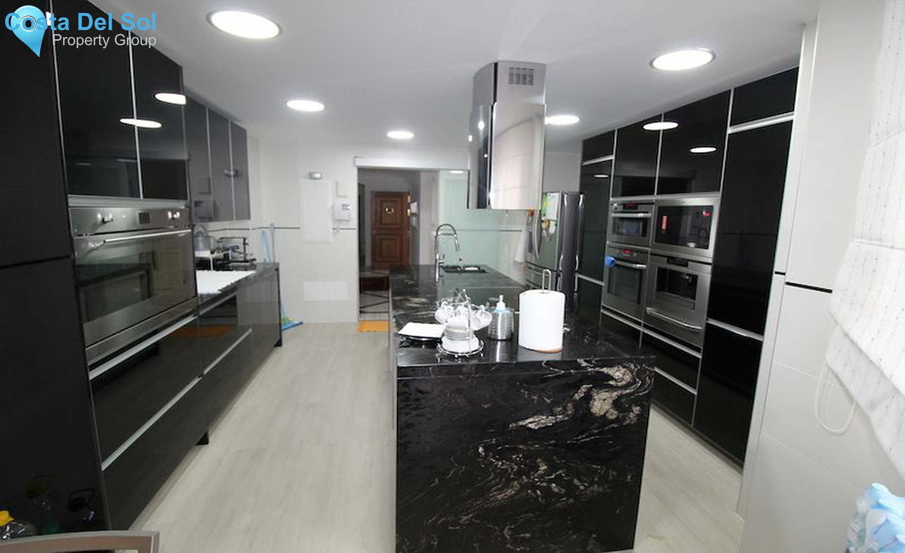 Ground Floor Apartment in The Golden Mile-1208161