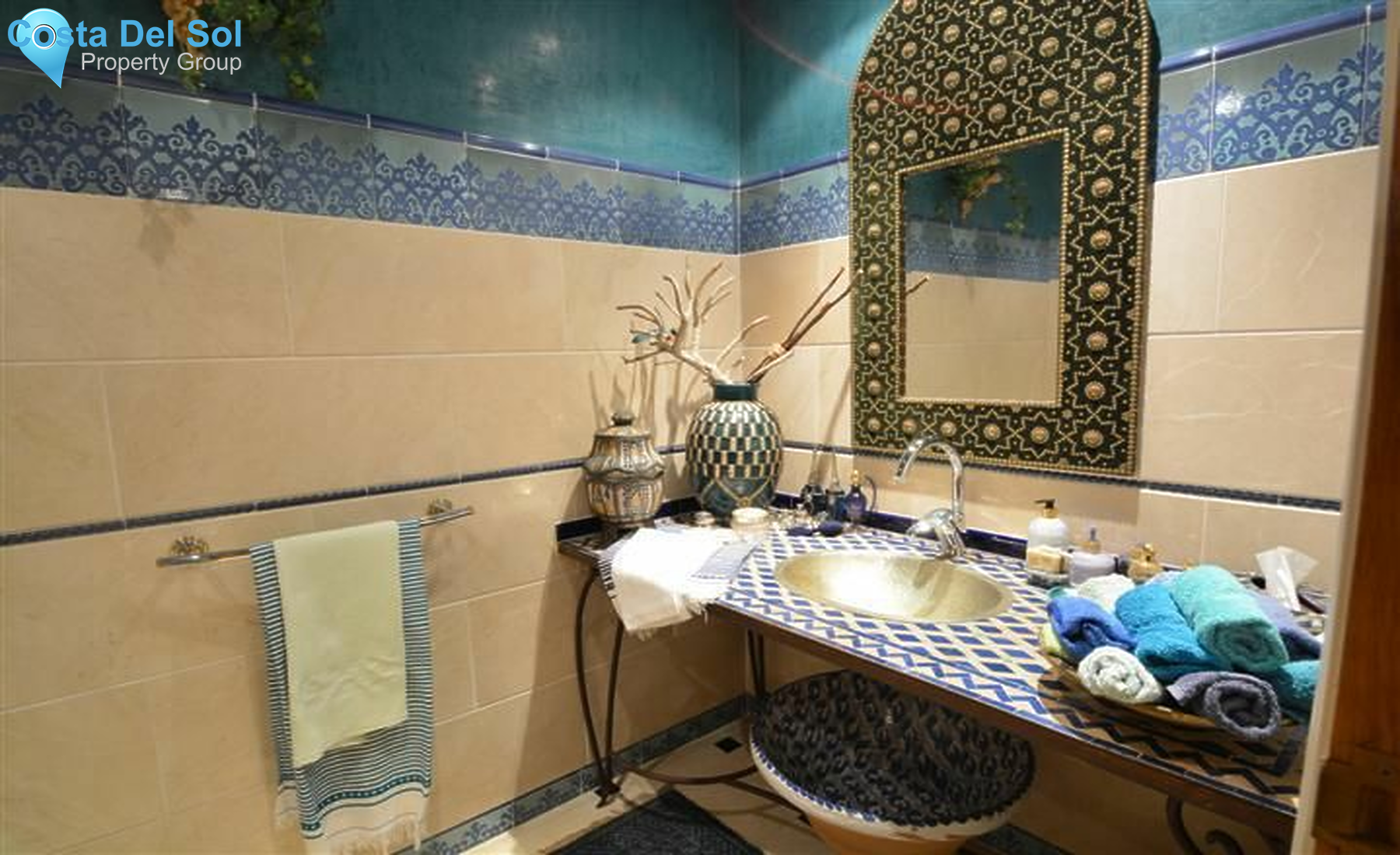 Ground Floor Apartment in The Golden Mile-1213156