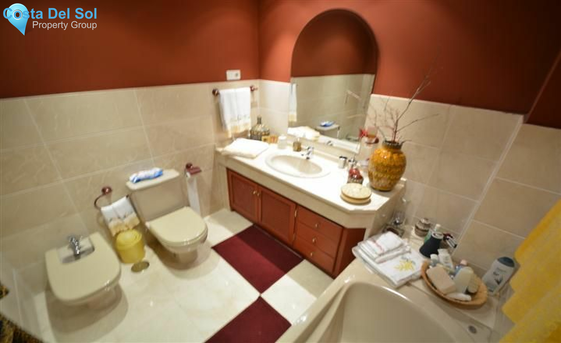 Ground Floor Apartment in The Golden Mile-1213159