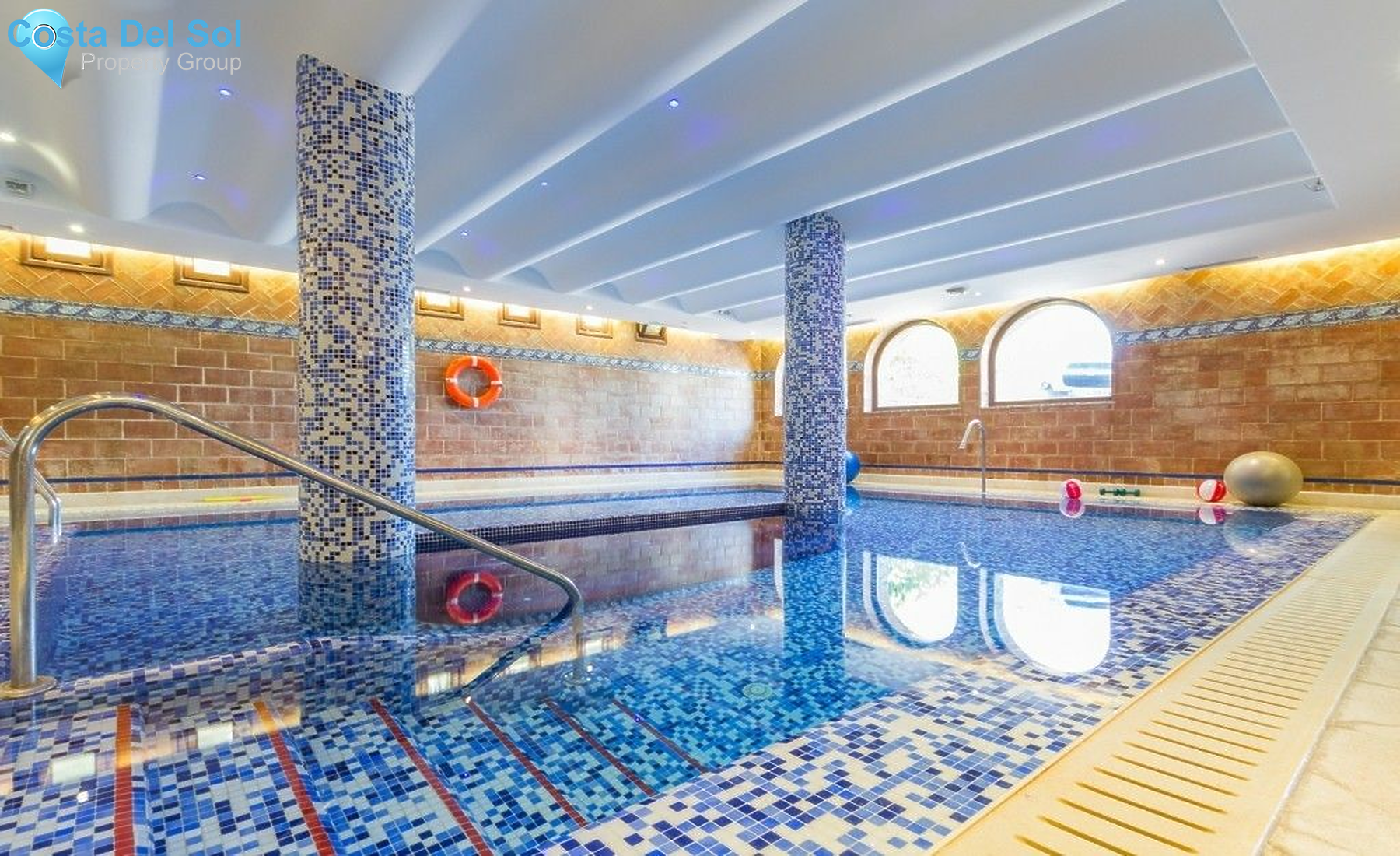 Ground Floor Apartment in The Golden Mile-1215981