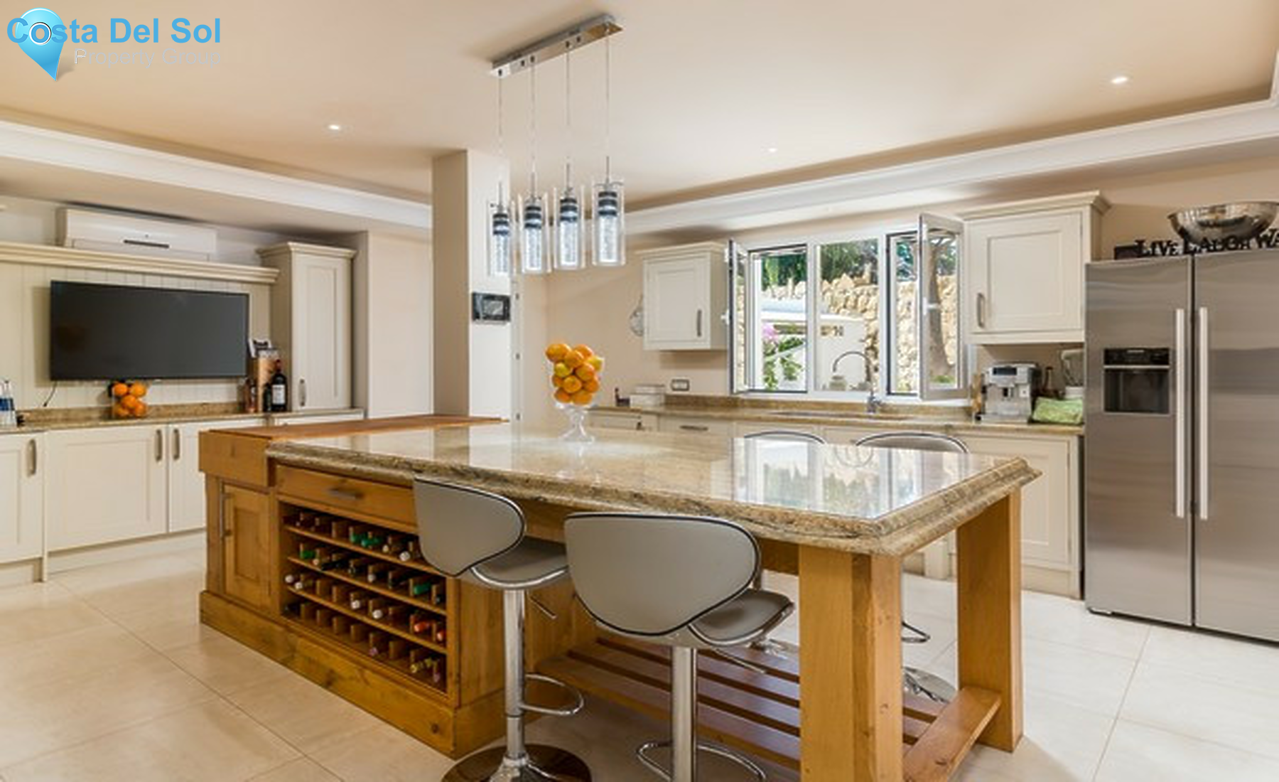 House in El Paraiso-1410572