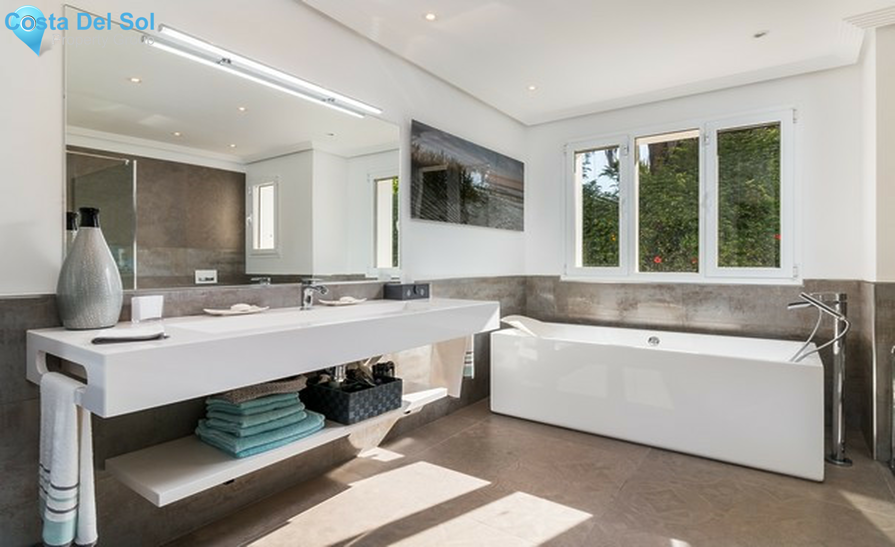 House in El Paraiso-1410578