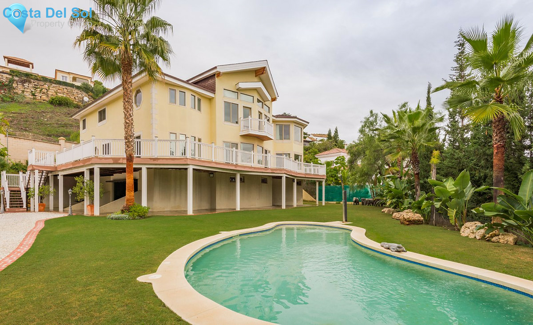 House in El Paraiso-1505746