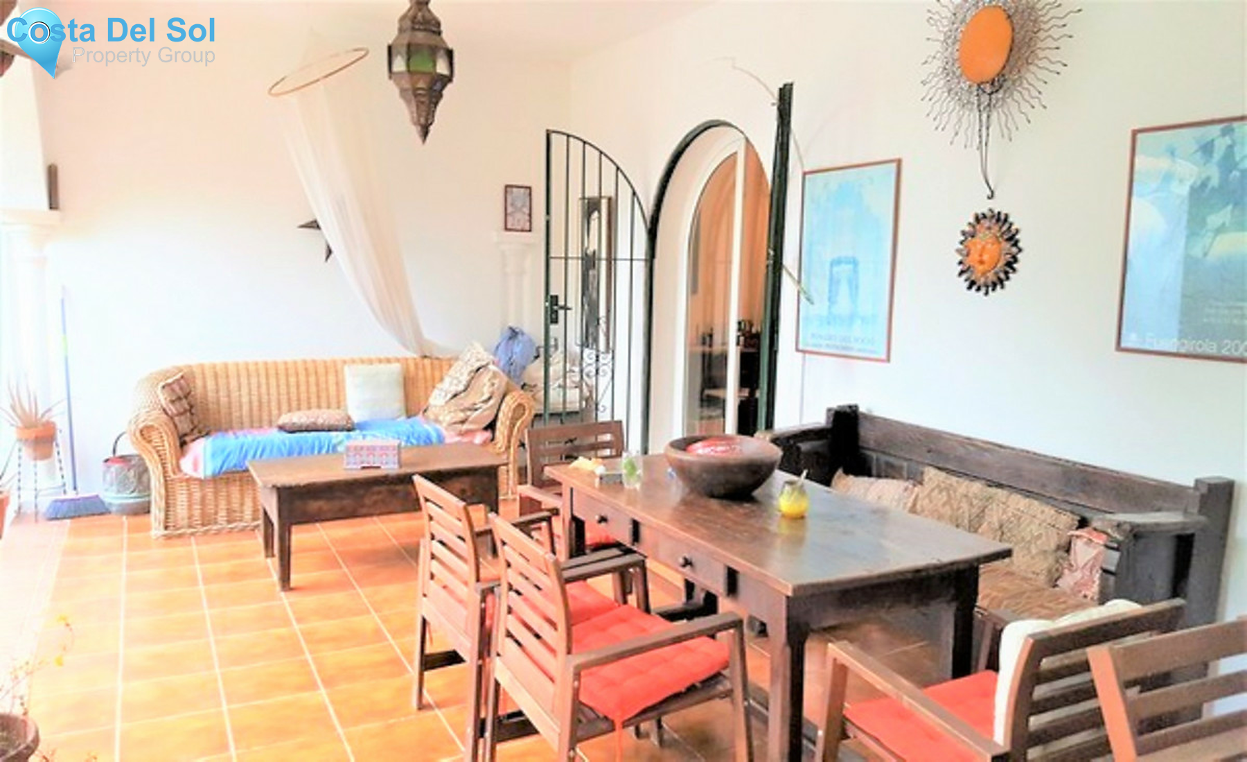 House in El Paraiso-1536492