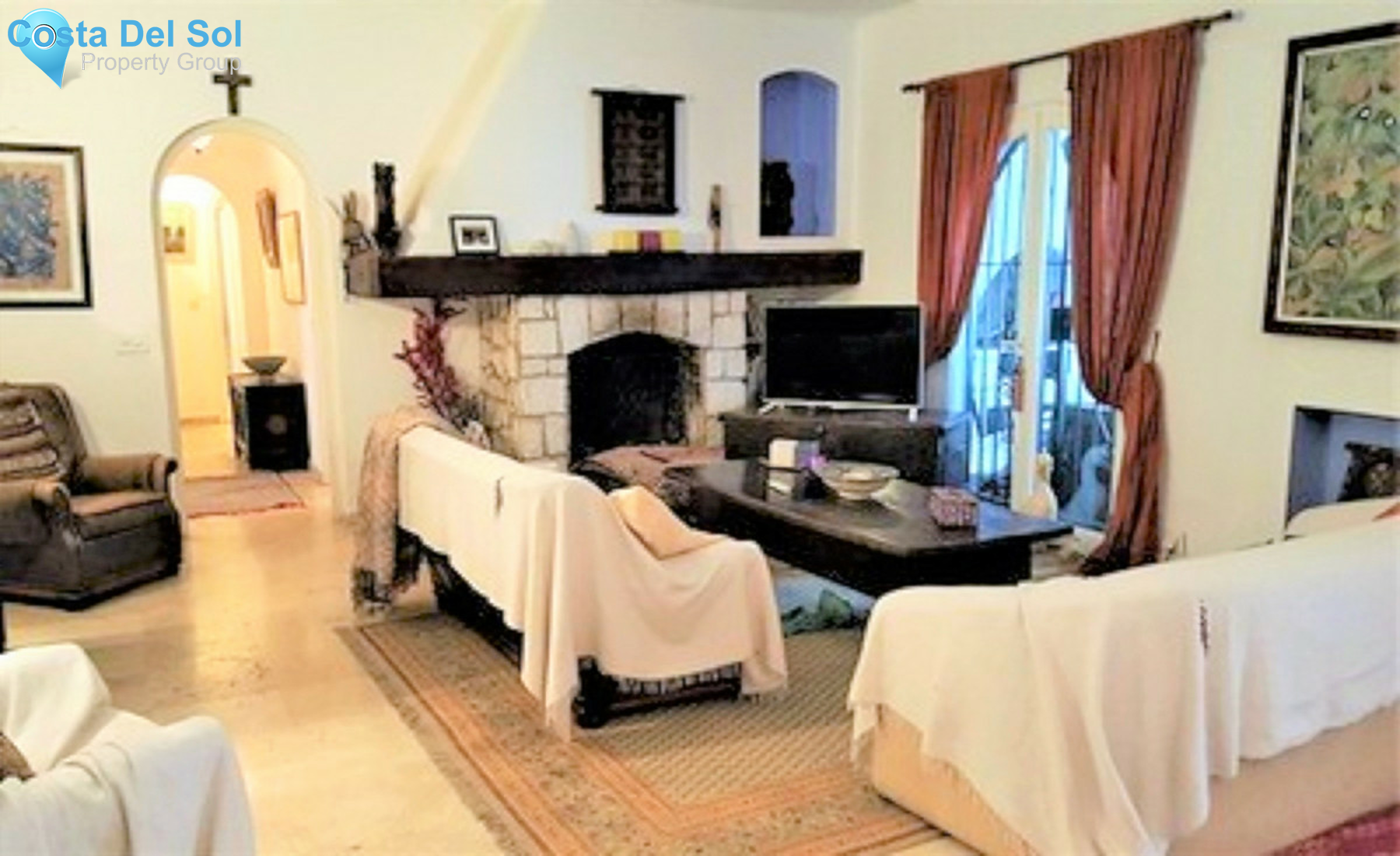 House in El Paraiso-1536493