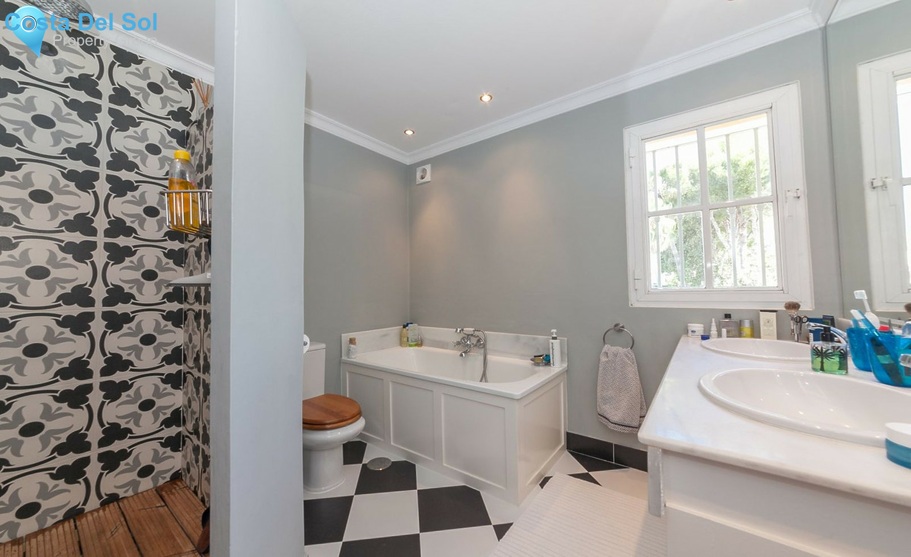 House in New Golden Mile-1454909