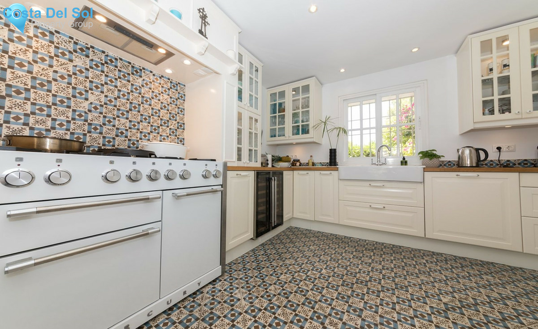 House in New Golden Mile-1454903