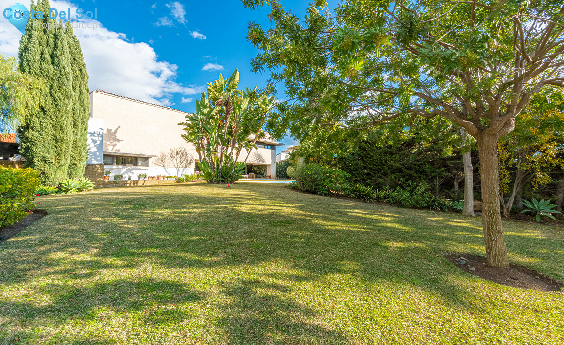 House in Nueva Andalucía