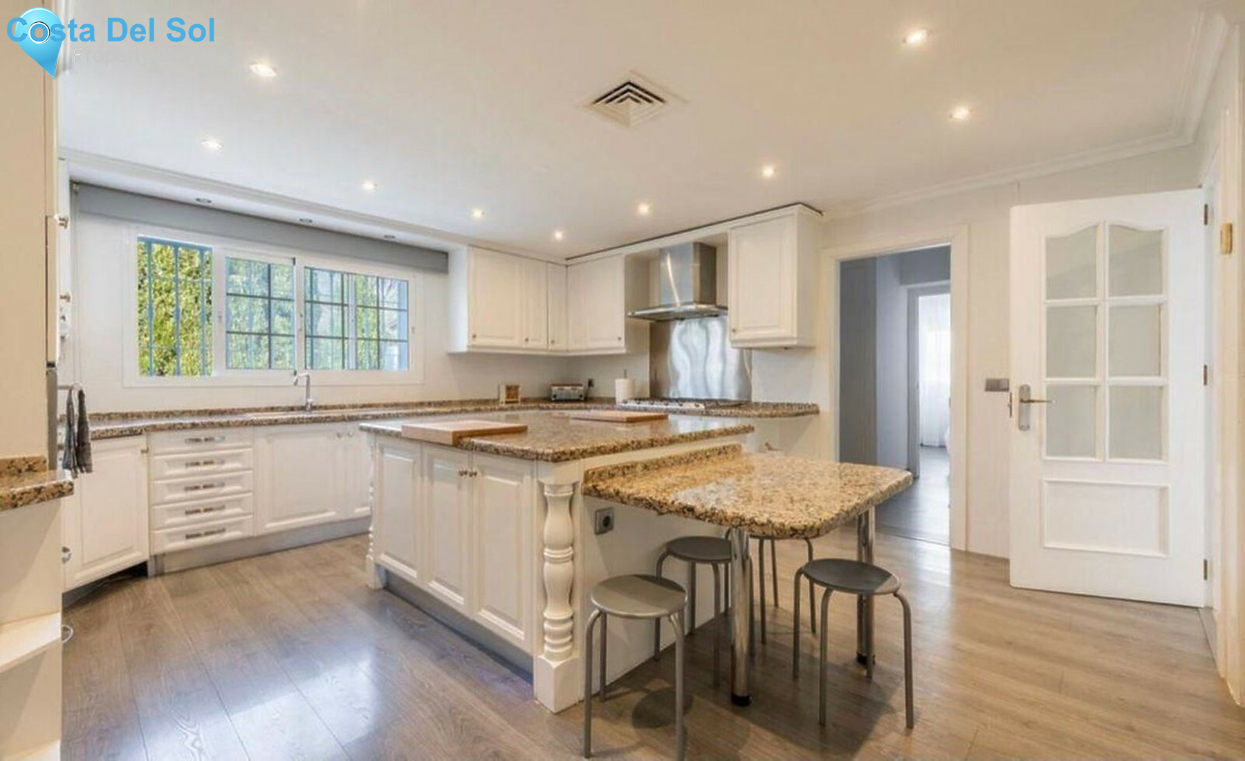 House in Nueva Andalucía-1525765