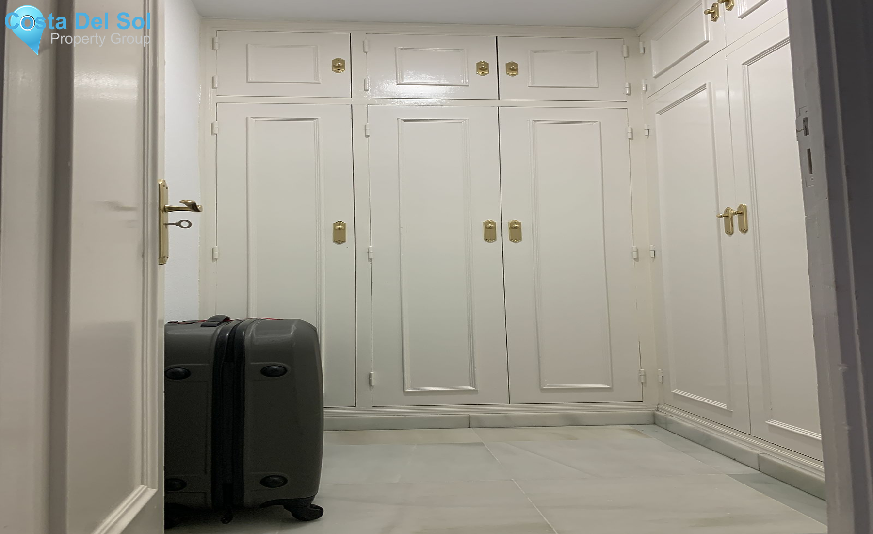 Middle Floor Apartment in Estepona-1395029