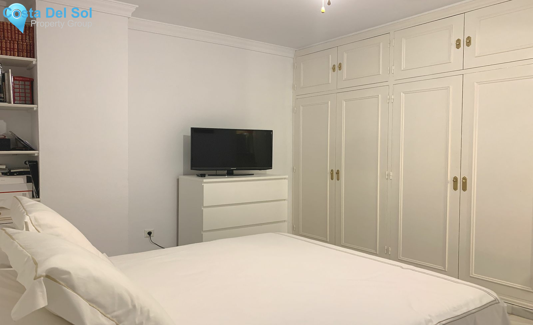 Middle Floor Apartment in Estepona-1395031