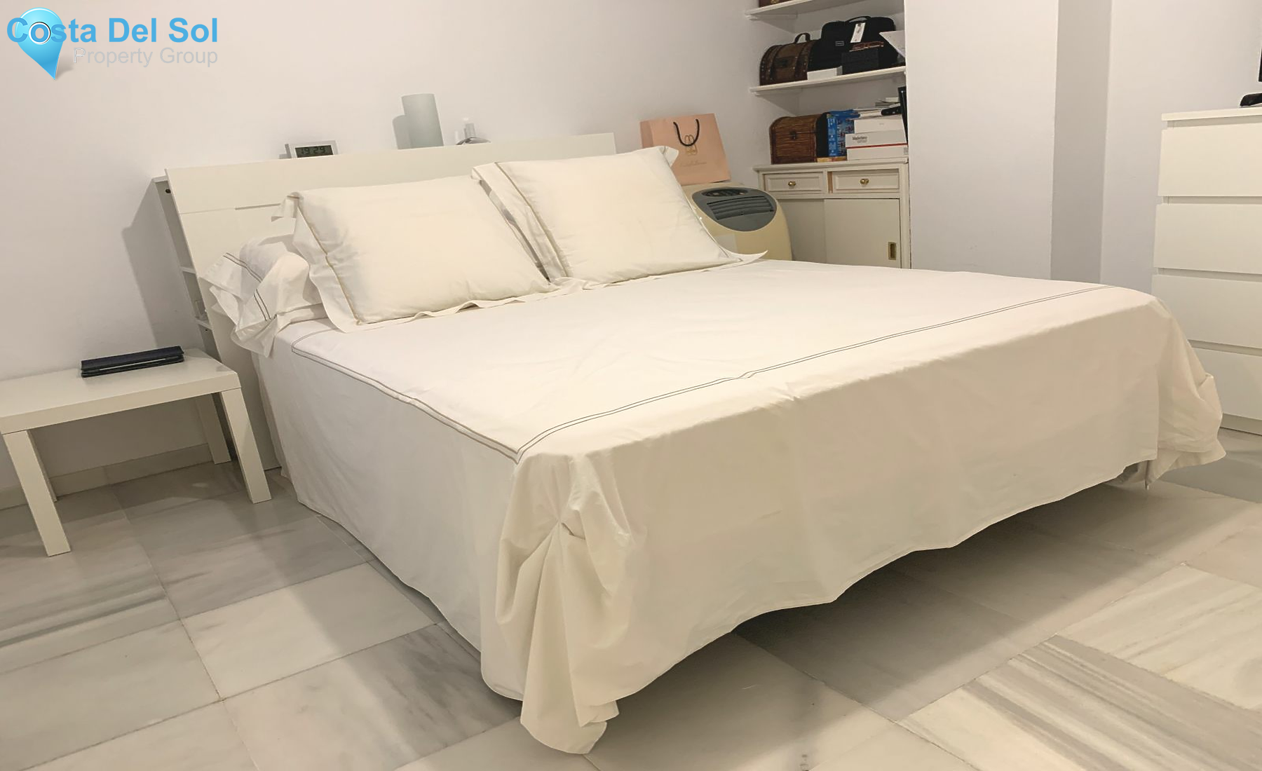 Middle Floor Apartment in Estepona-1395034