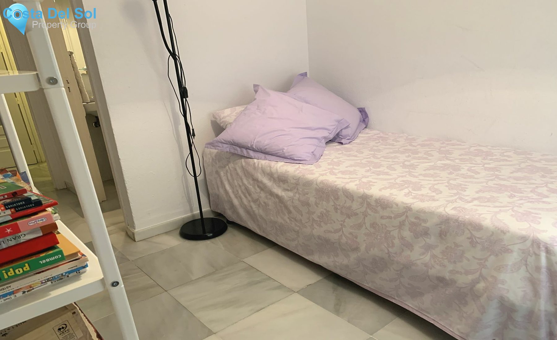 Middle Floor Apartment in Estepona-1395035