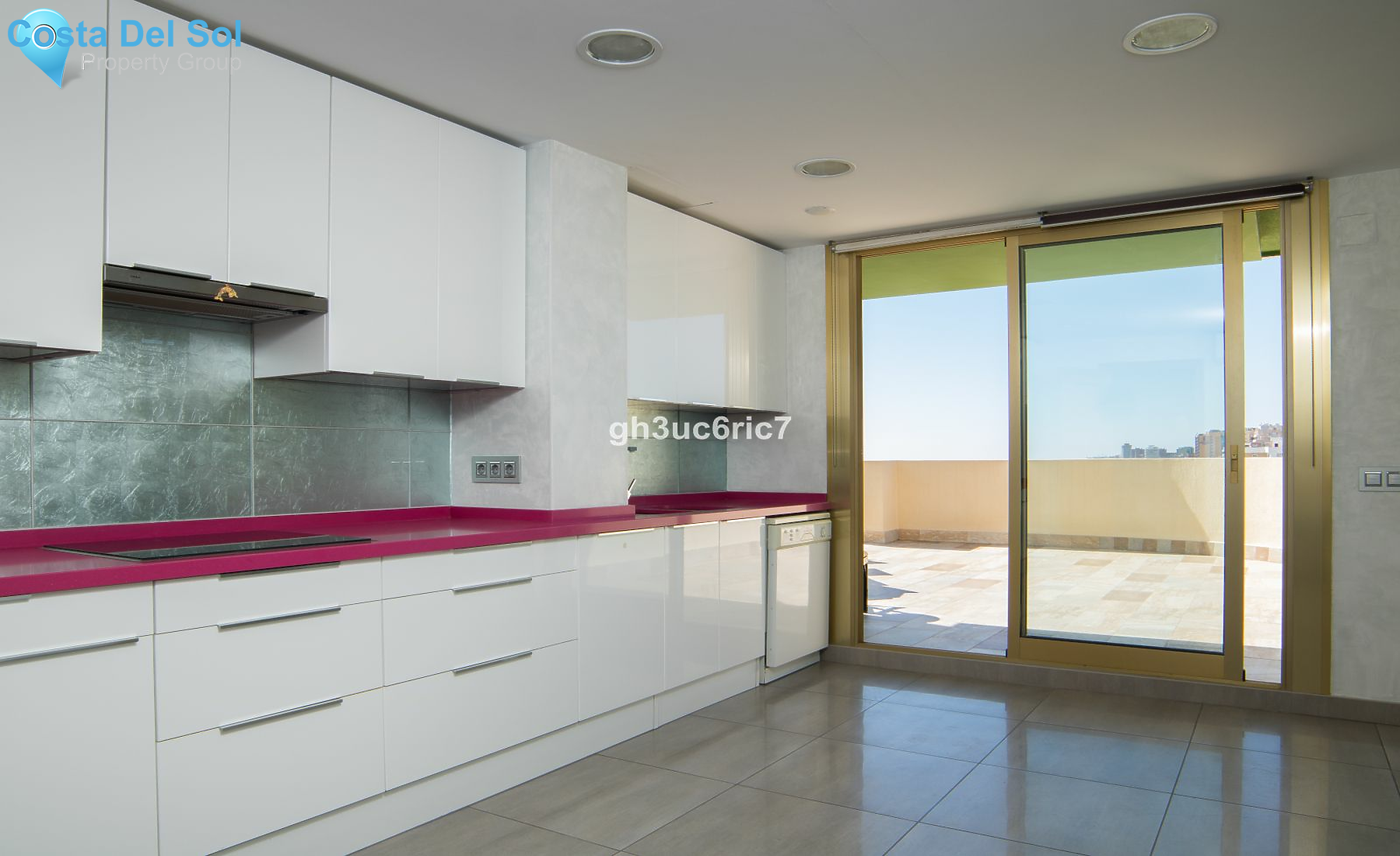 Middle Floor Apartment in Fuengirola-1218627