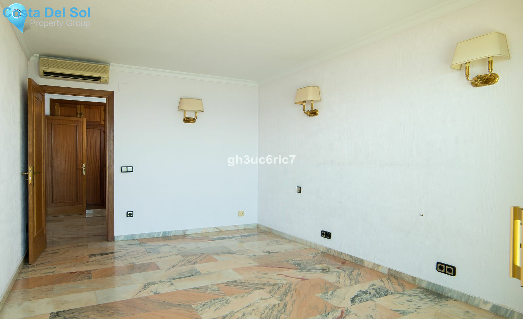 Middle Floor Apartment in Fuengirola-1218620