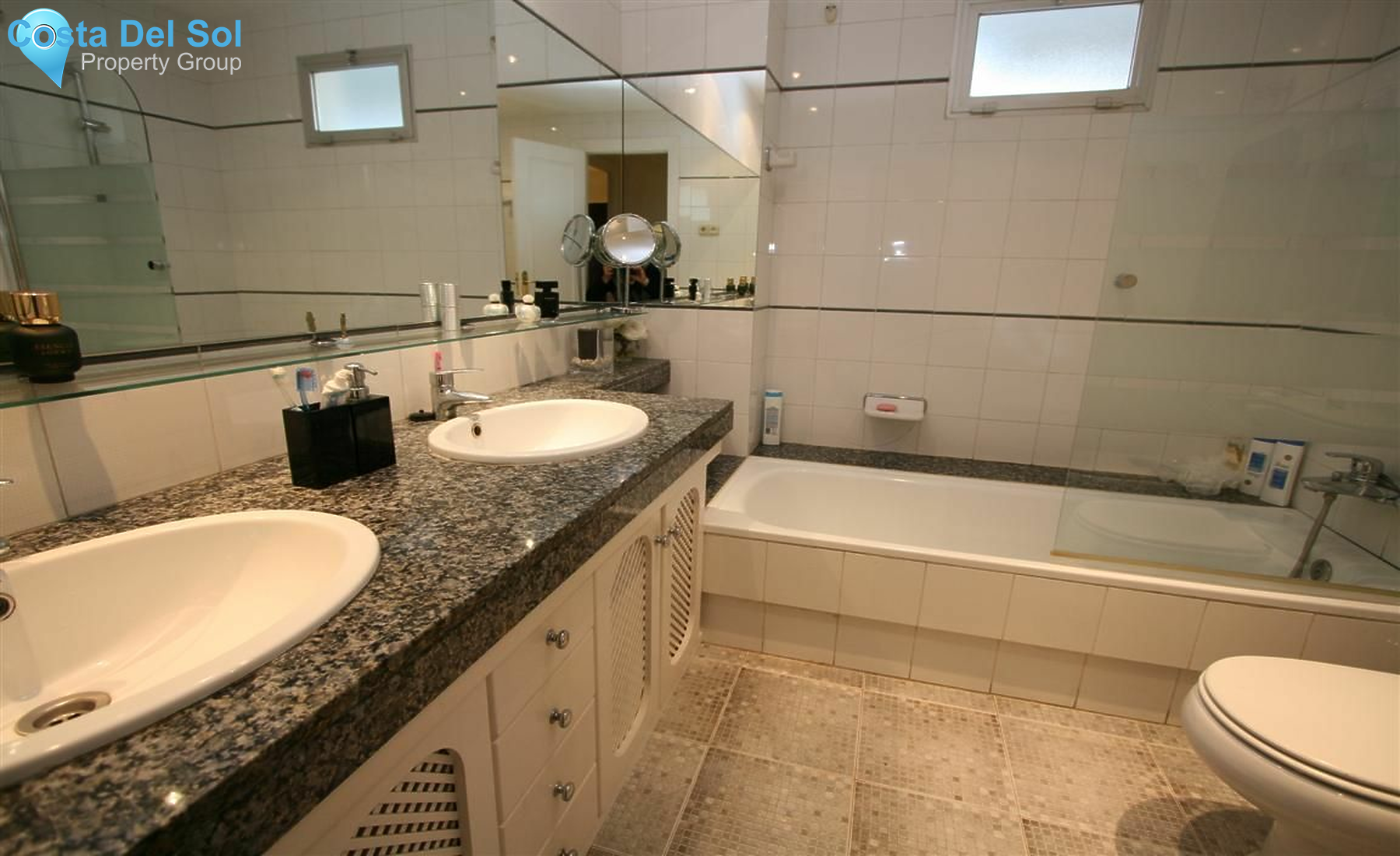 Middle Floor Apartment in Fuengirola-1229137