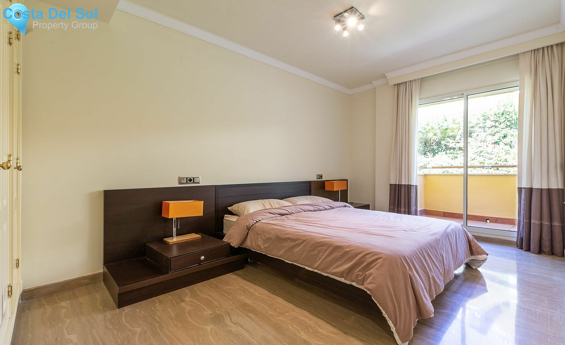 Middle Floor Apartment in Marbella-1554104
