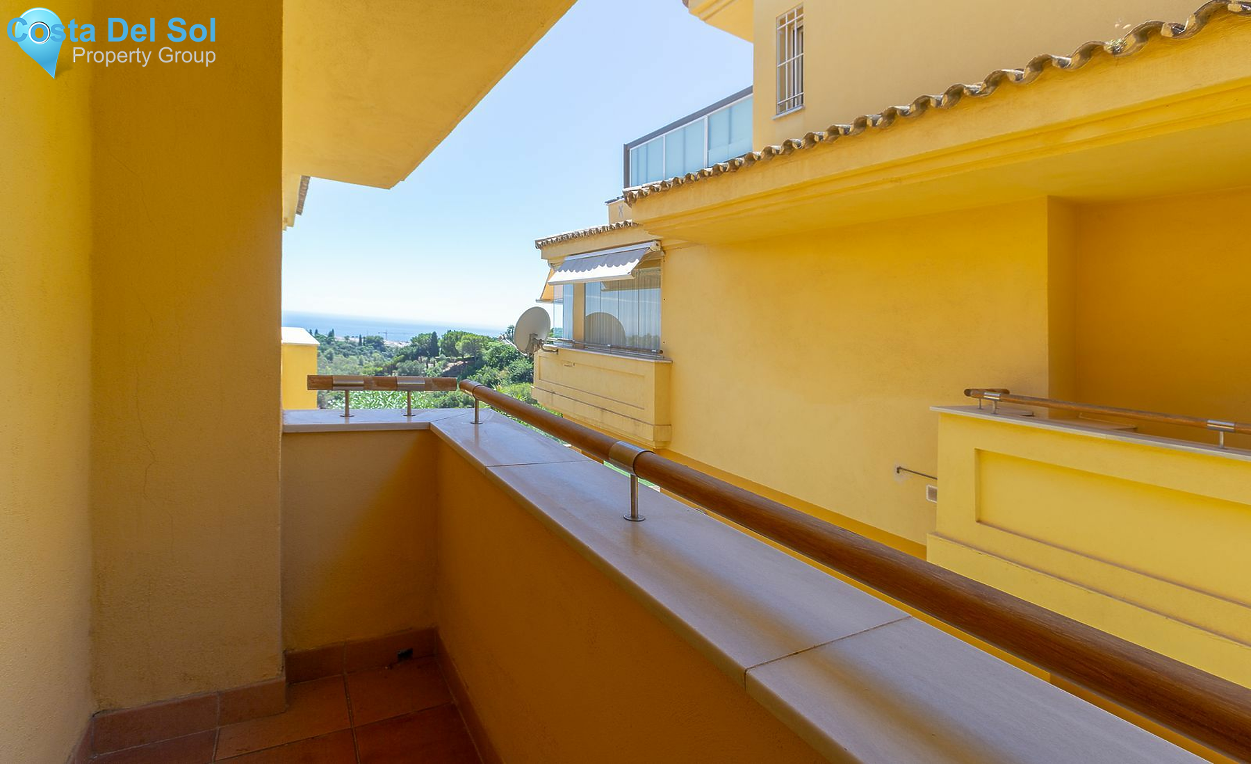 Middle Floor Apartment in Marbella-1554106