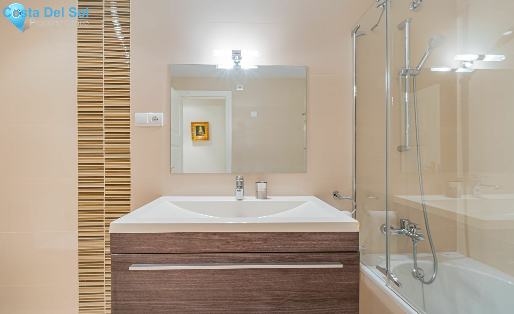 Middle Floor Apartment in Málaga-1516523