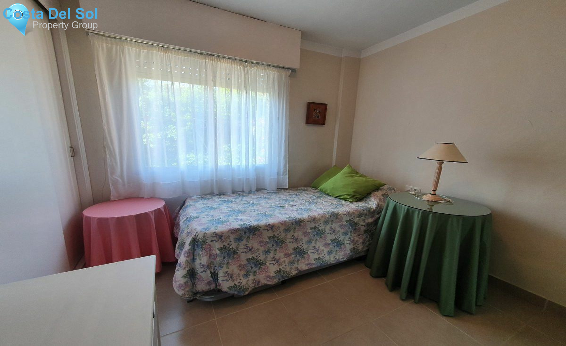 Middle Floor Apartment in Nueva Andalucía-1206679