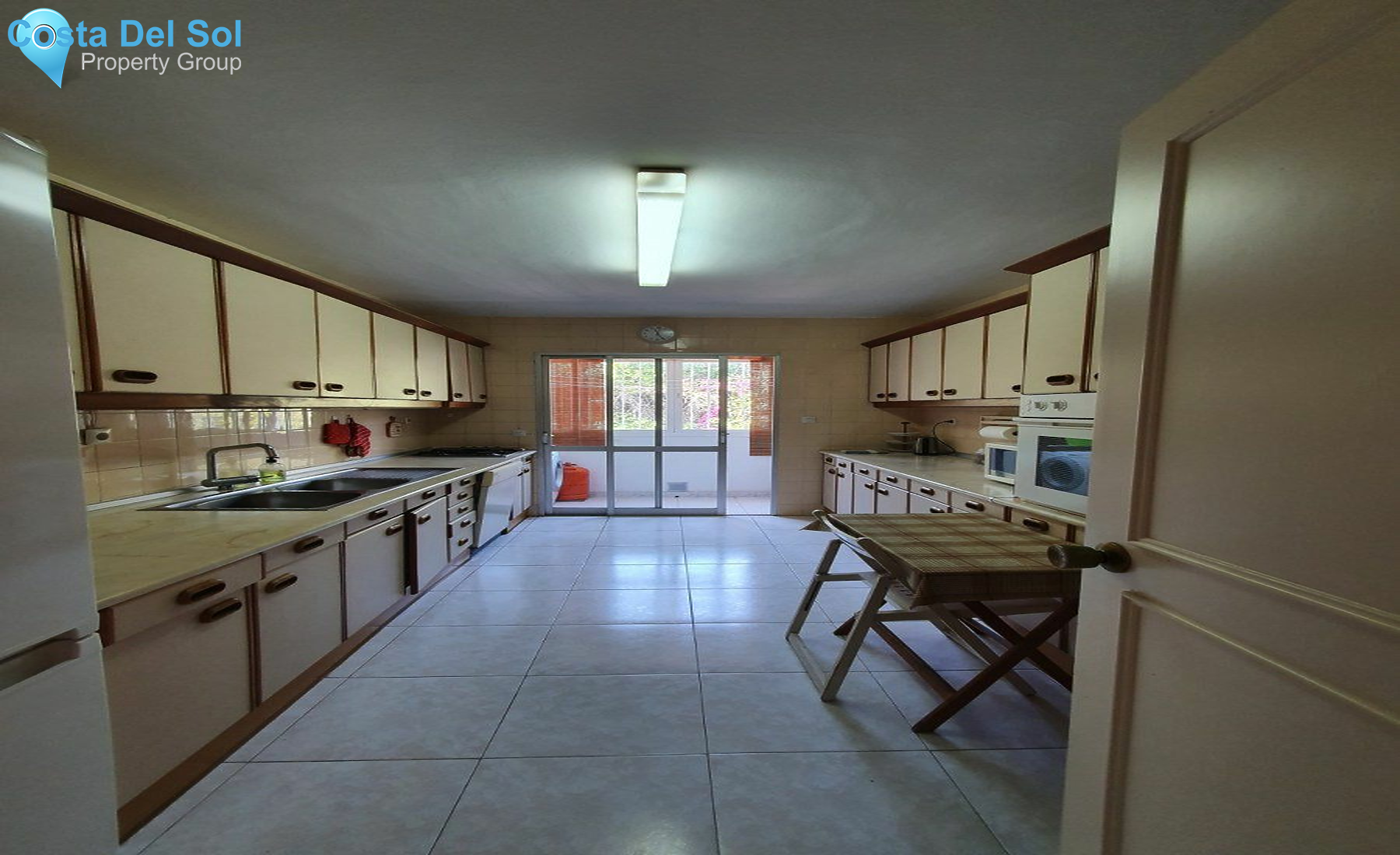 Middle Floor Apartment in Nueva Andalucía-1206670