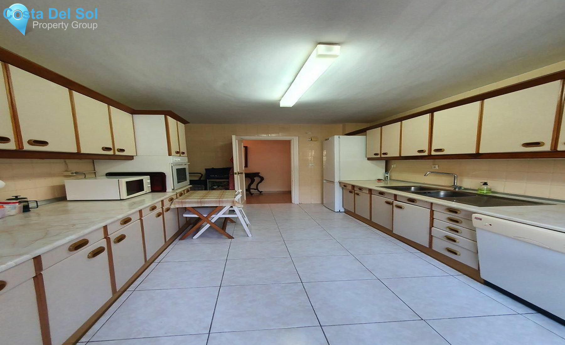 Middle Floor Apartment in Nueva Andalucía-1206671