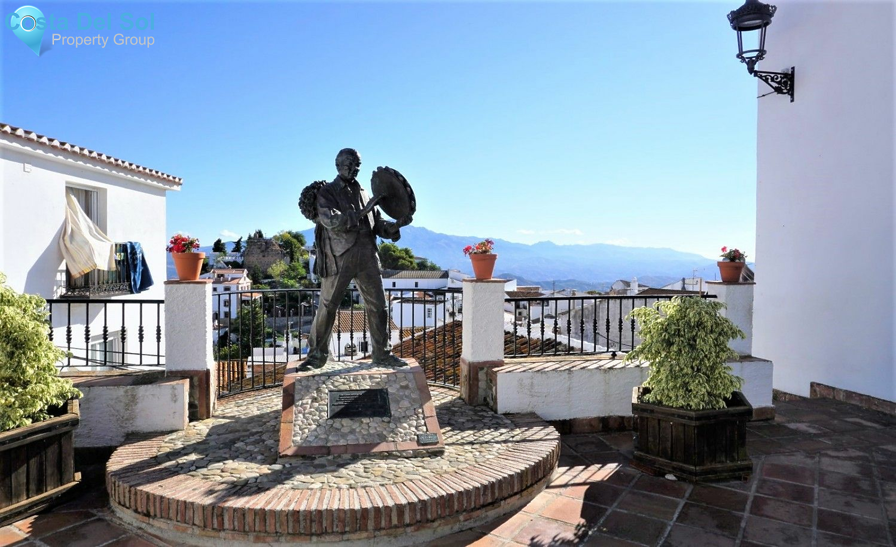 Semi-Detached House in Comares