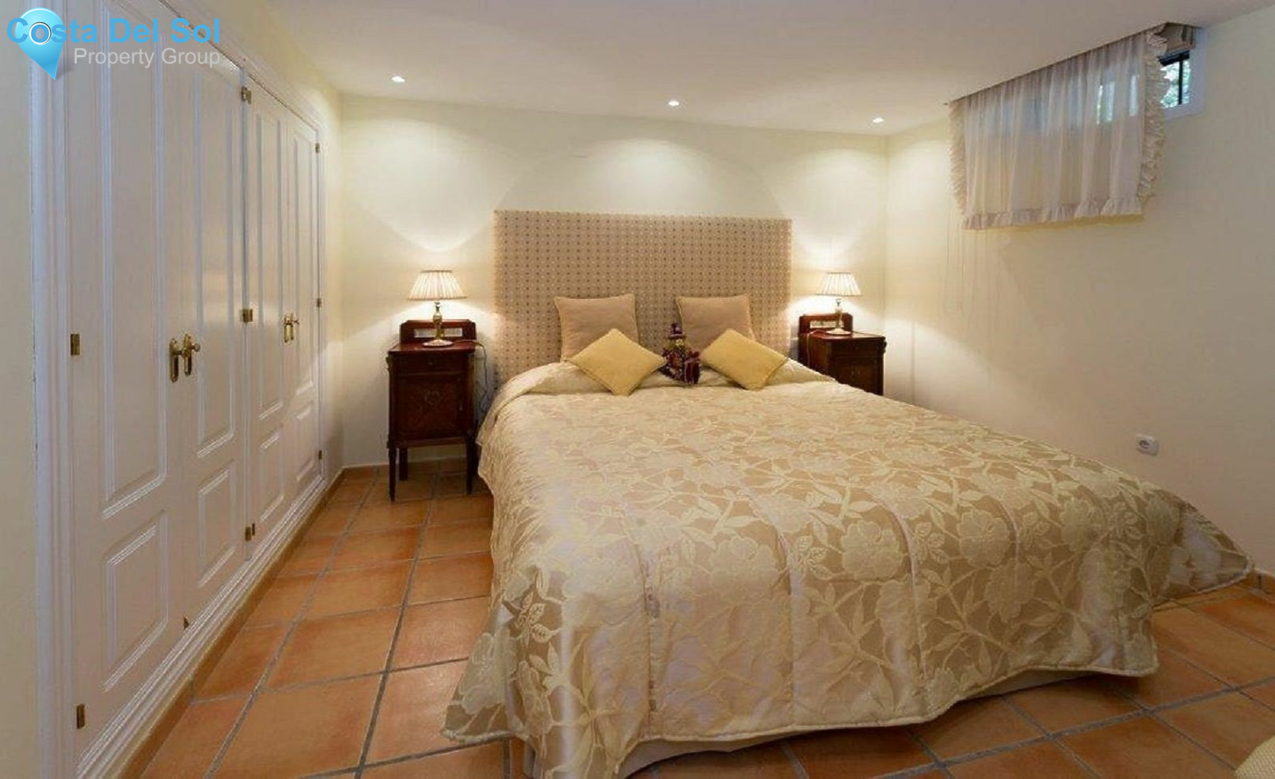 Semi-Detached House in Marbella-1197371