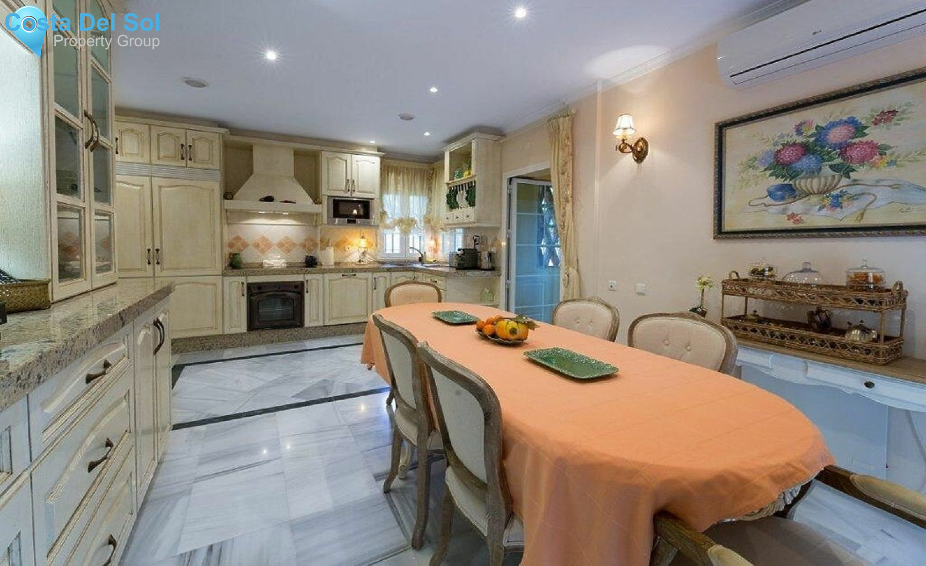 Semi-Detached House in Marbella-1197366