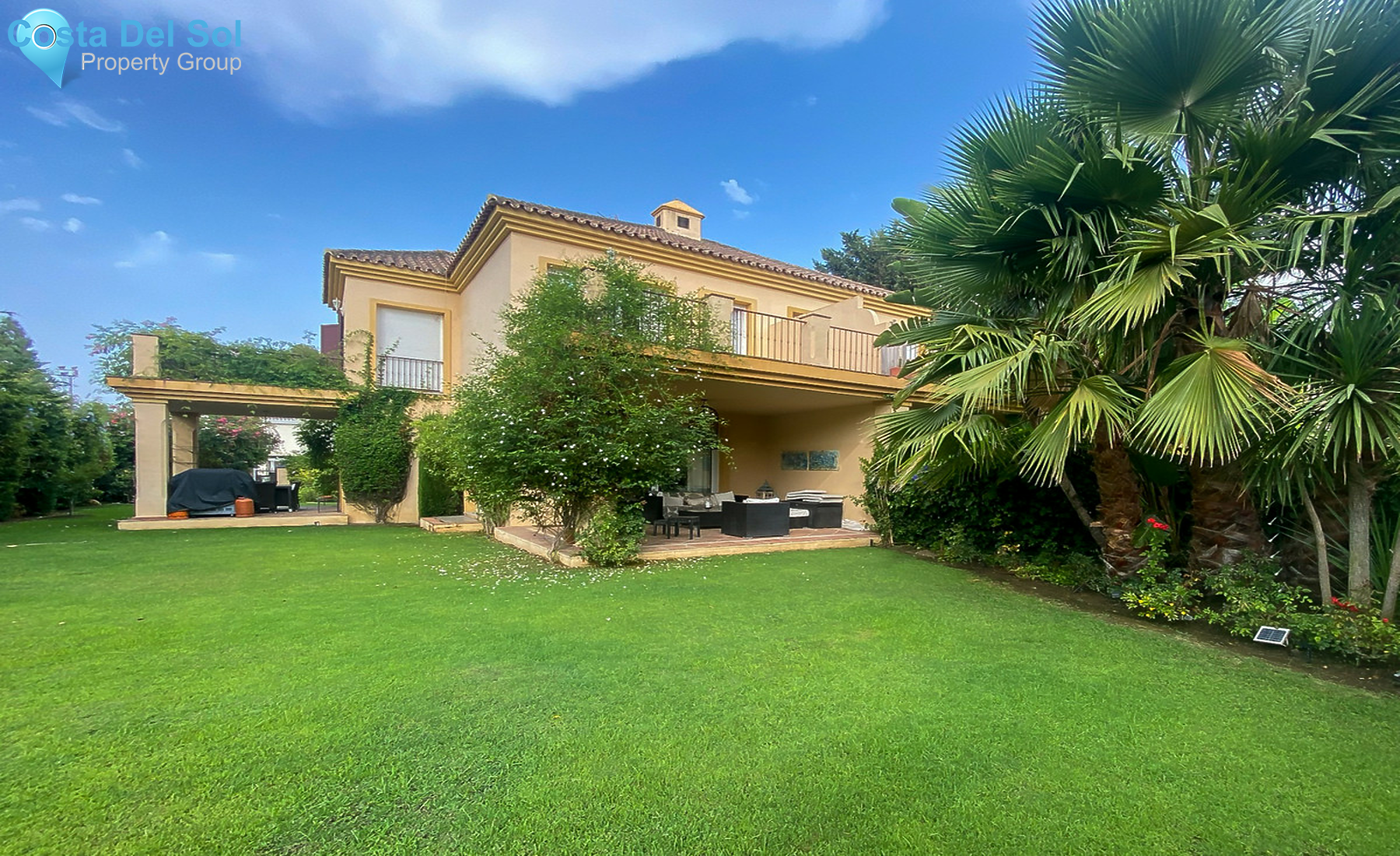 Semi-Detached House in Nueva Andalucía-1255359