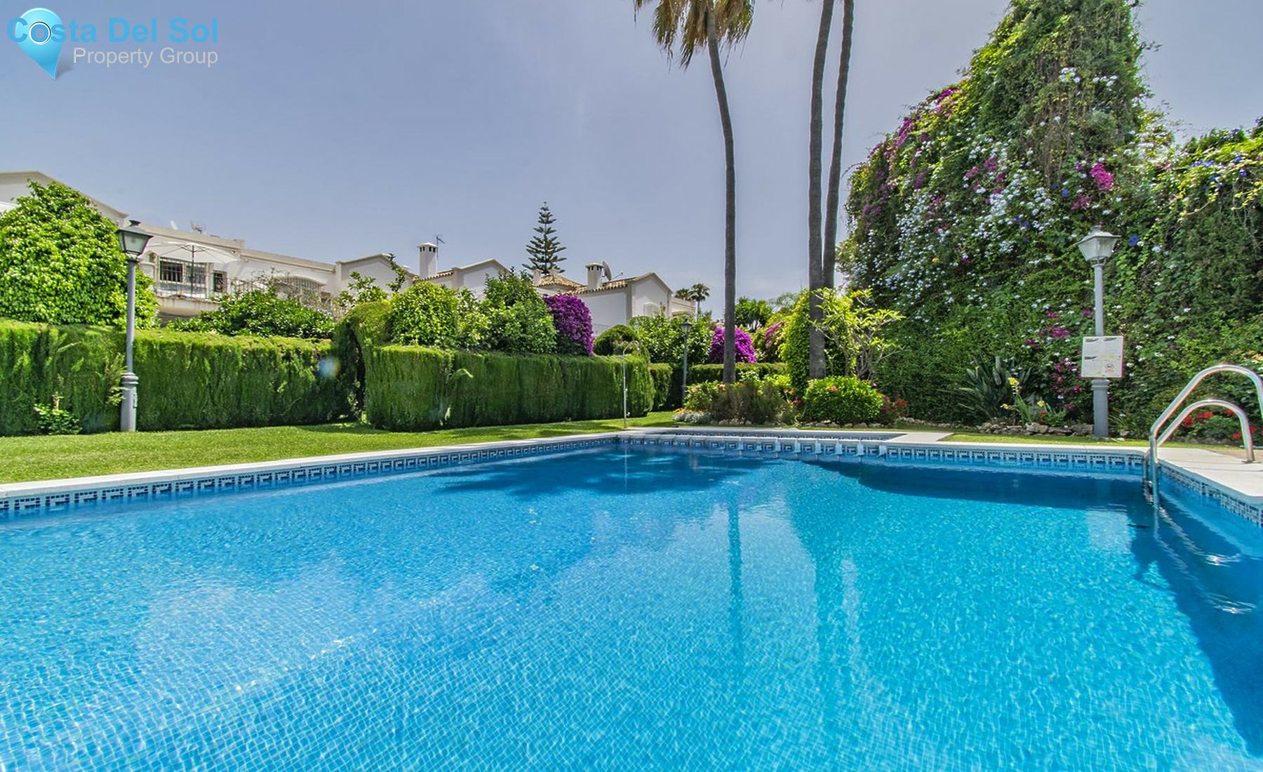 Semi-Detached House in Nueva Andalucía-1521661