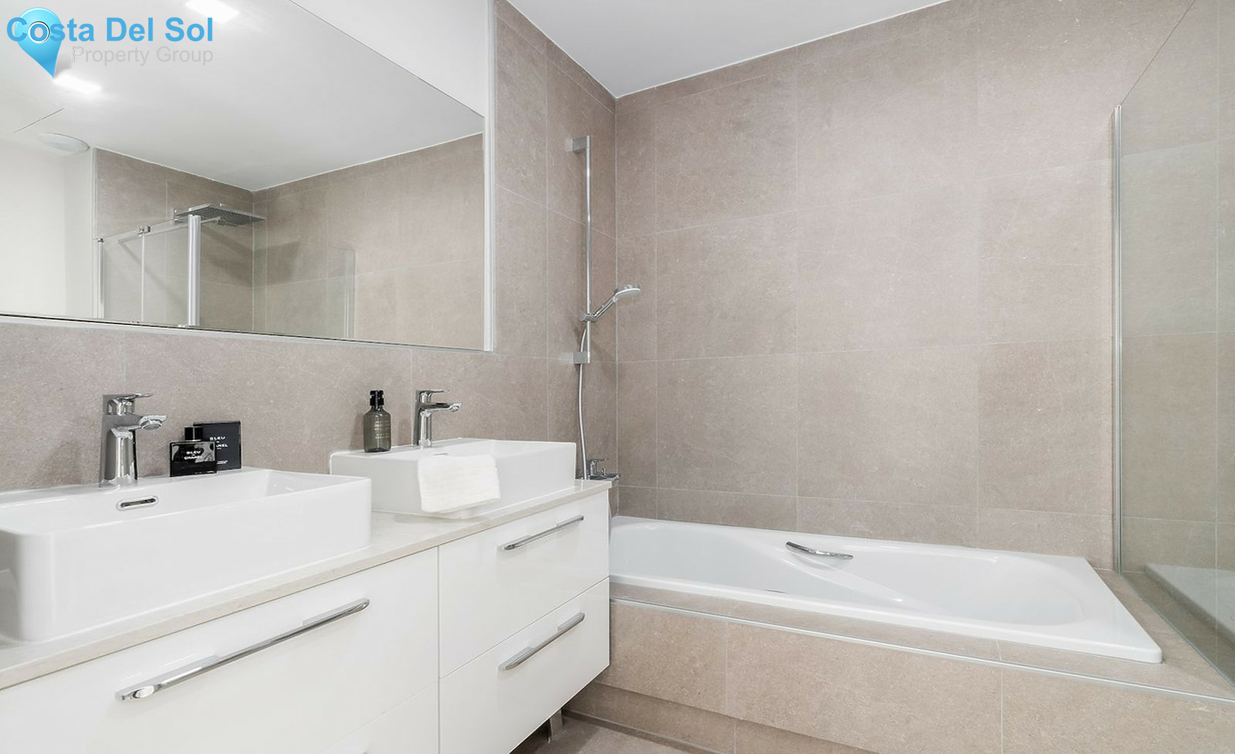 Semi-Detached House in Nueva Andalucía-1537254