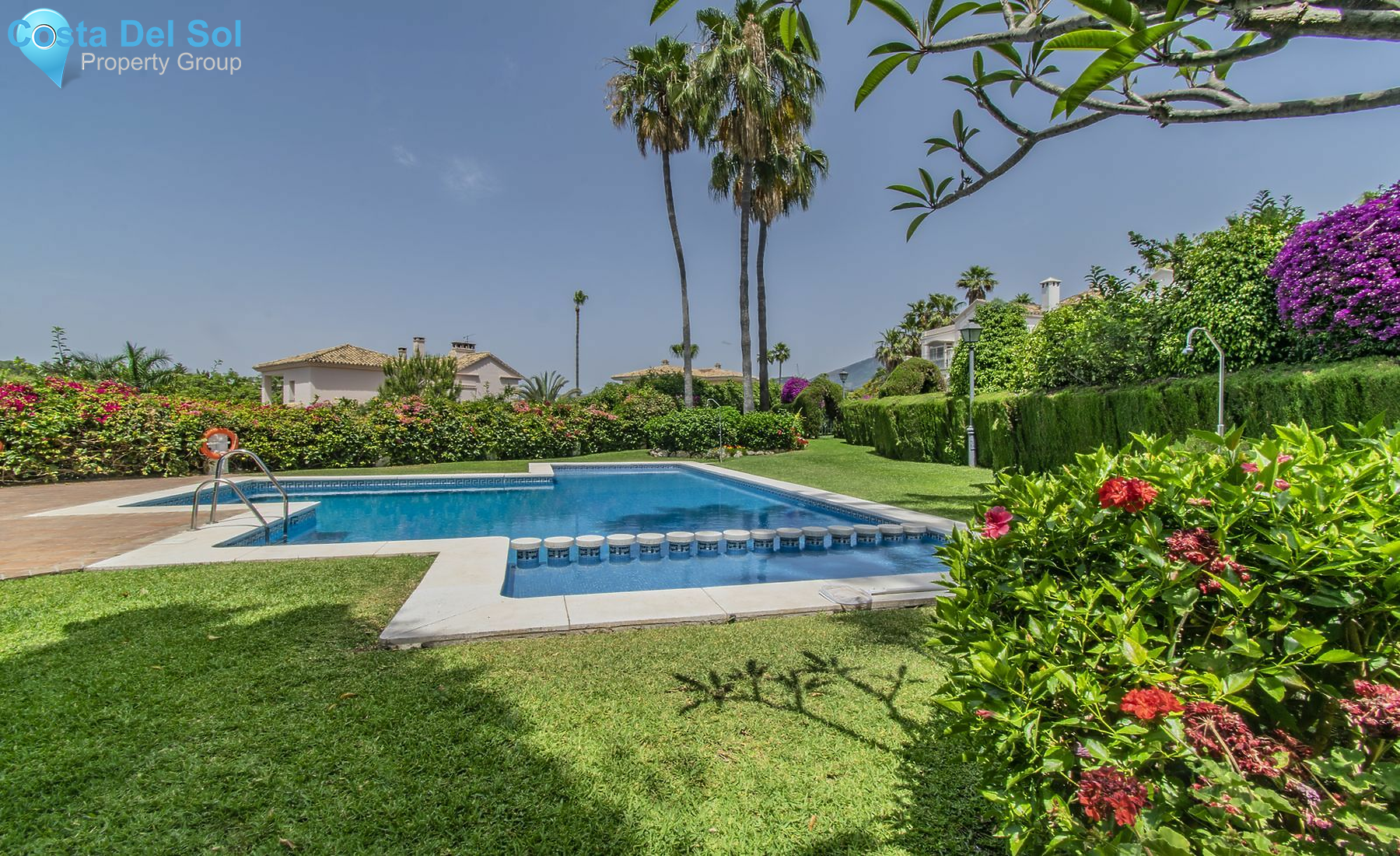 Semi-Detached House in Nueva Andalucía-1153353