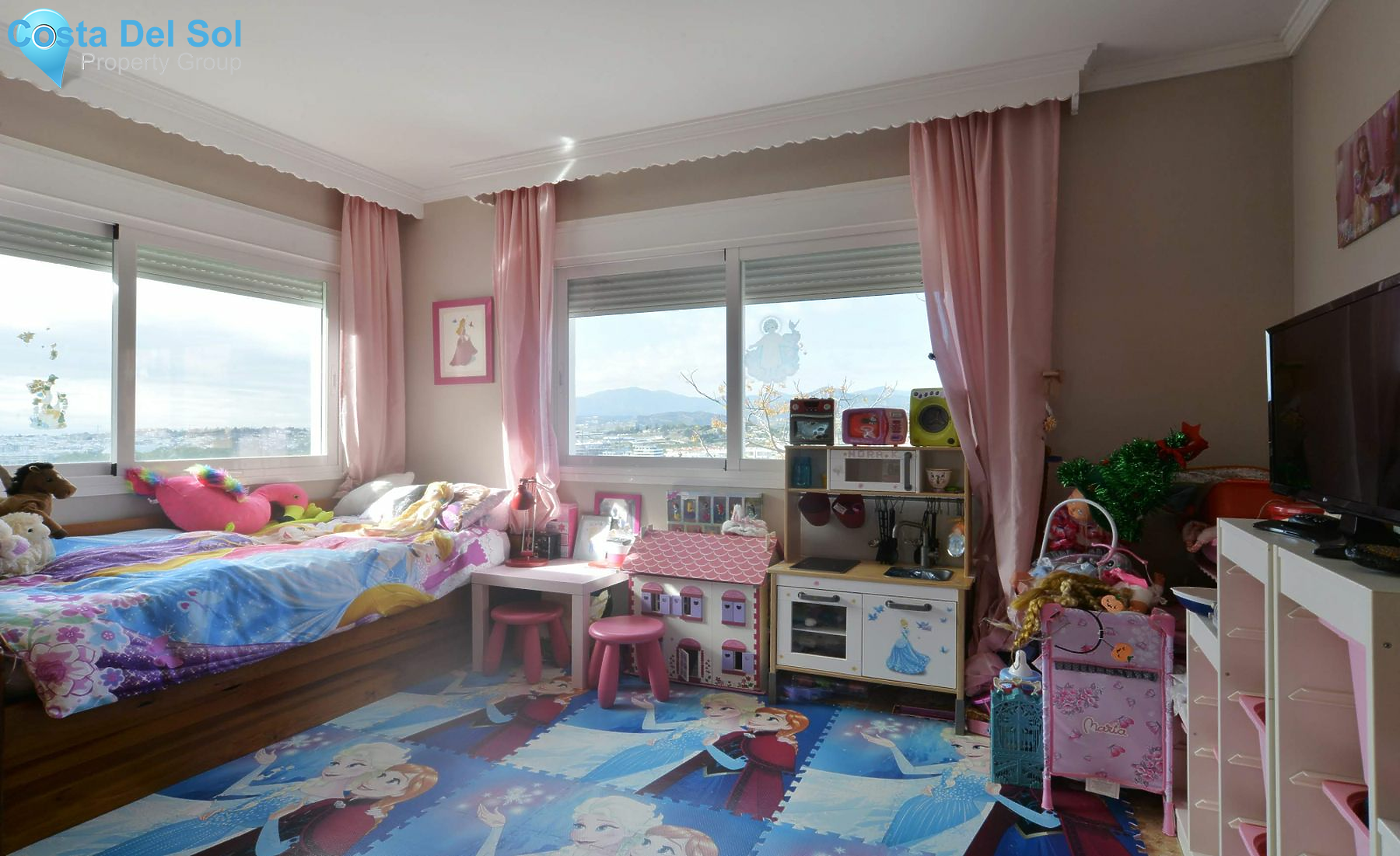 Semi-Detached House in Nueva Andalucía-1166705