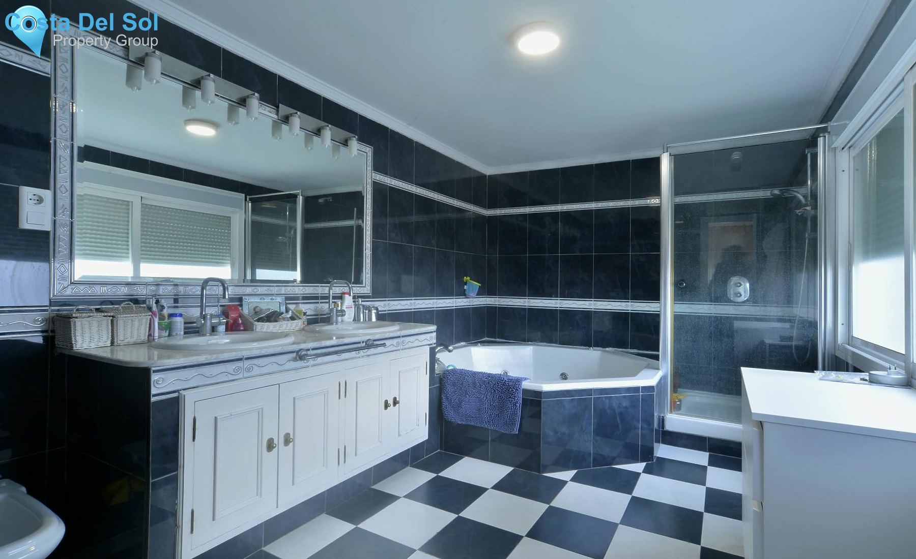 Semi-Detached House in Nueva Andalucía-1166706