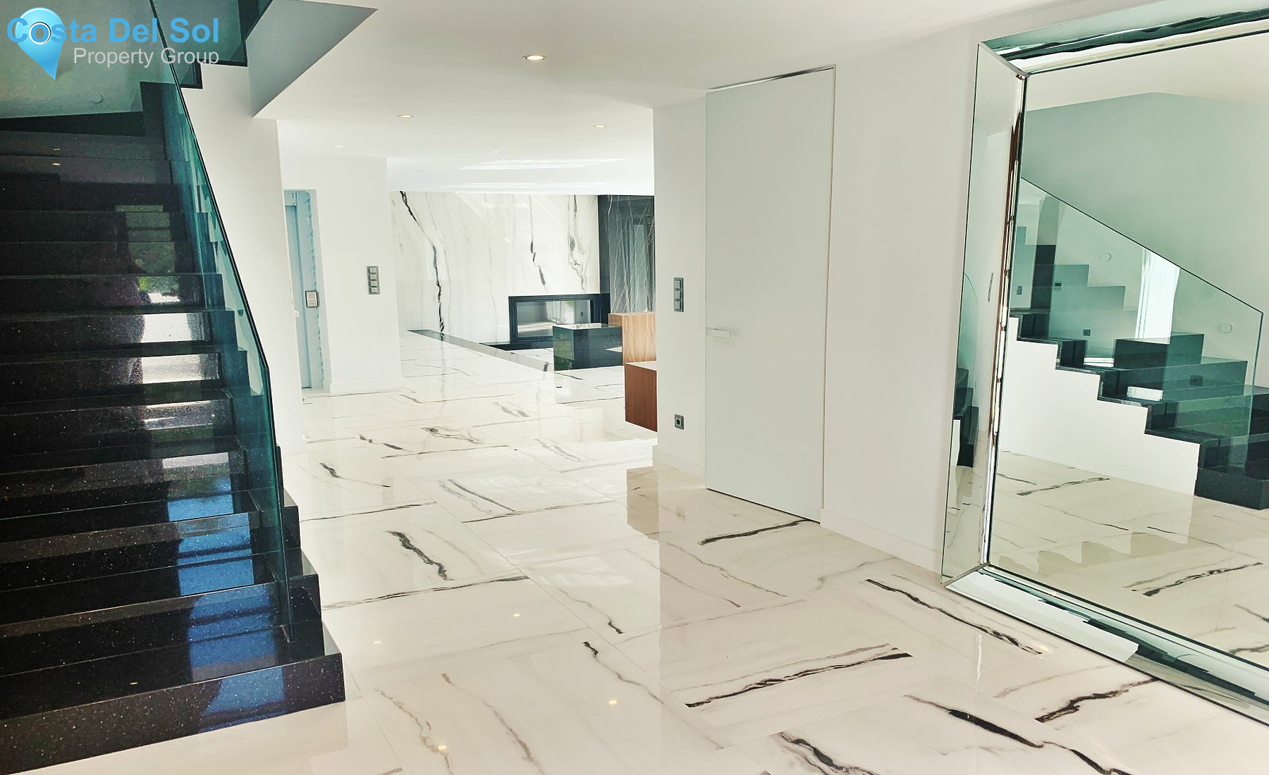 Semi-Detached House in Nueva Andalucía-1202823