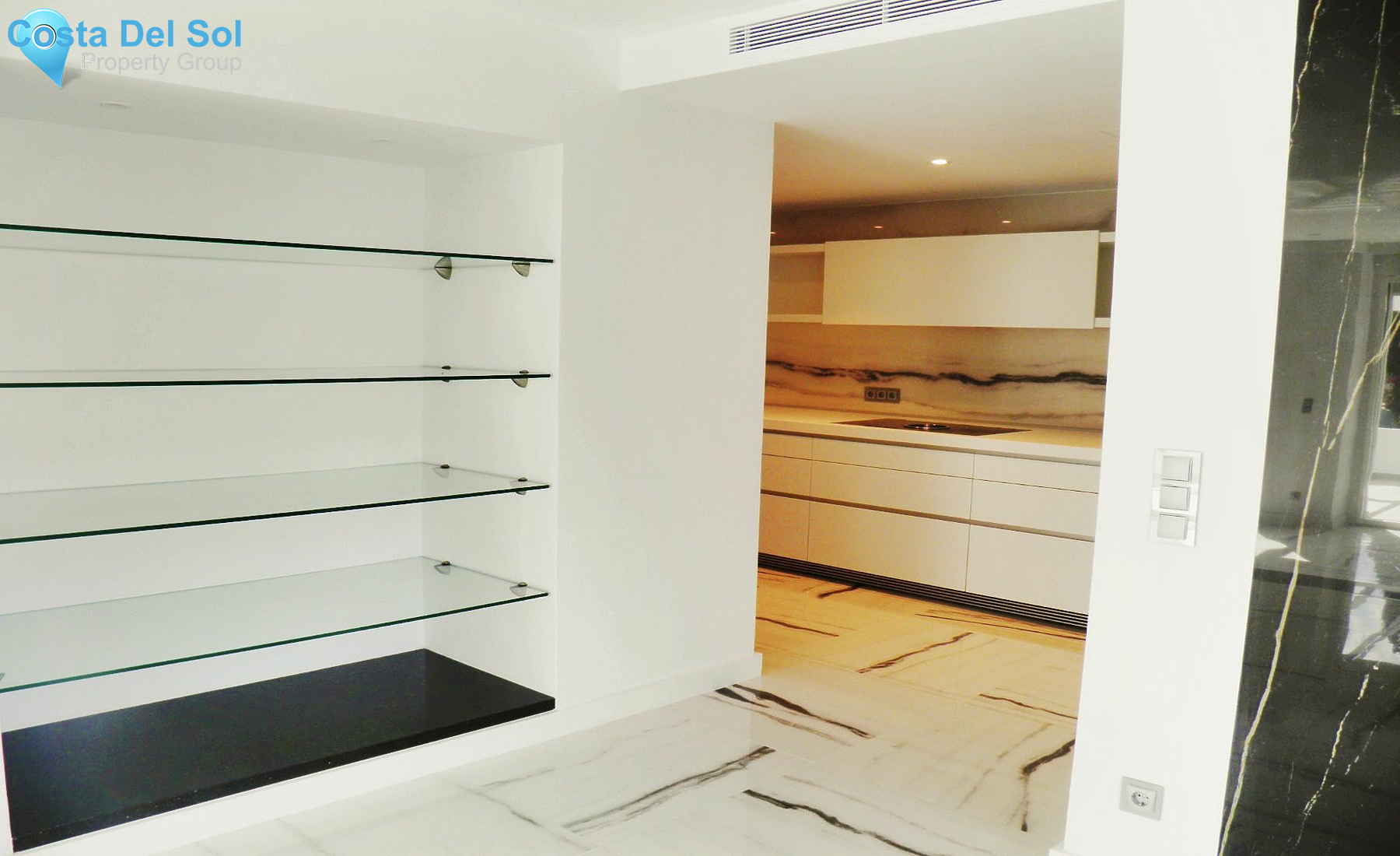 Semi-Detached House in Nueva Andalucía-1202828