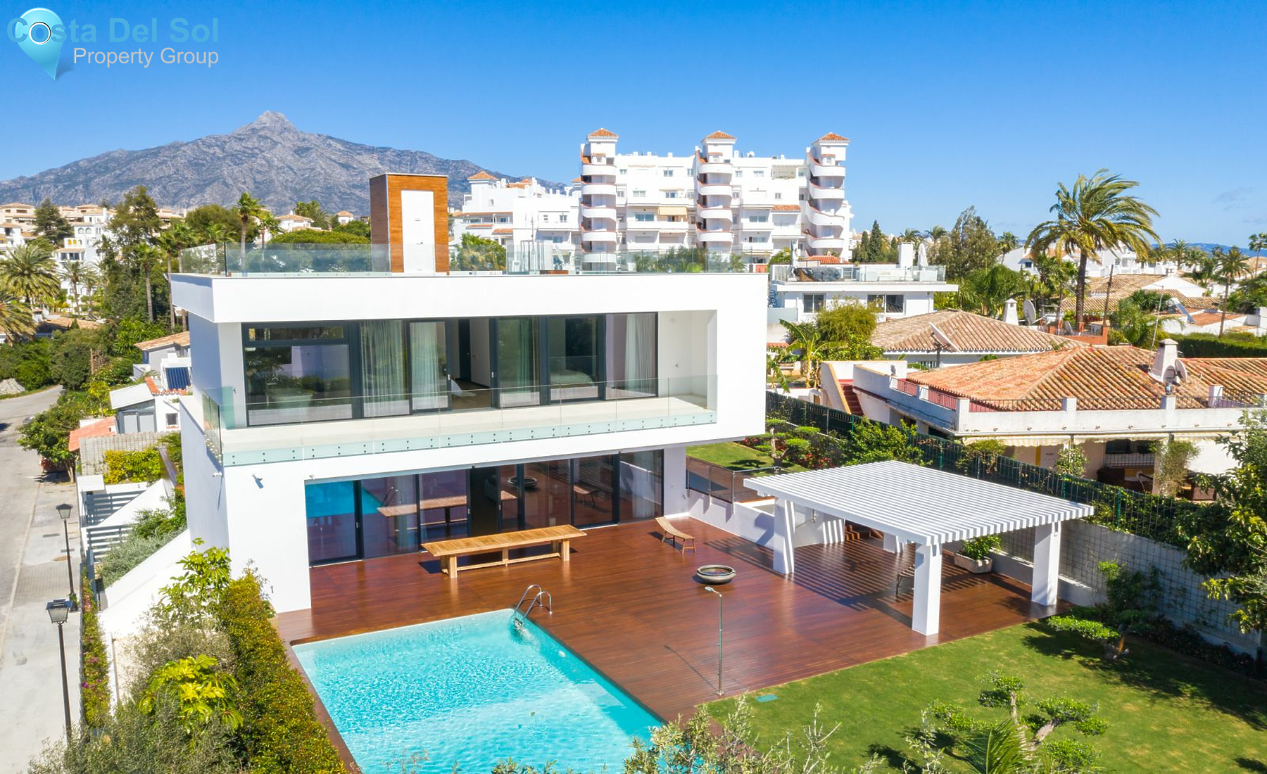 Semi-Detached House in Nueva Andalucía-1432595