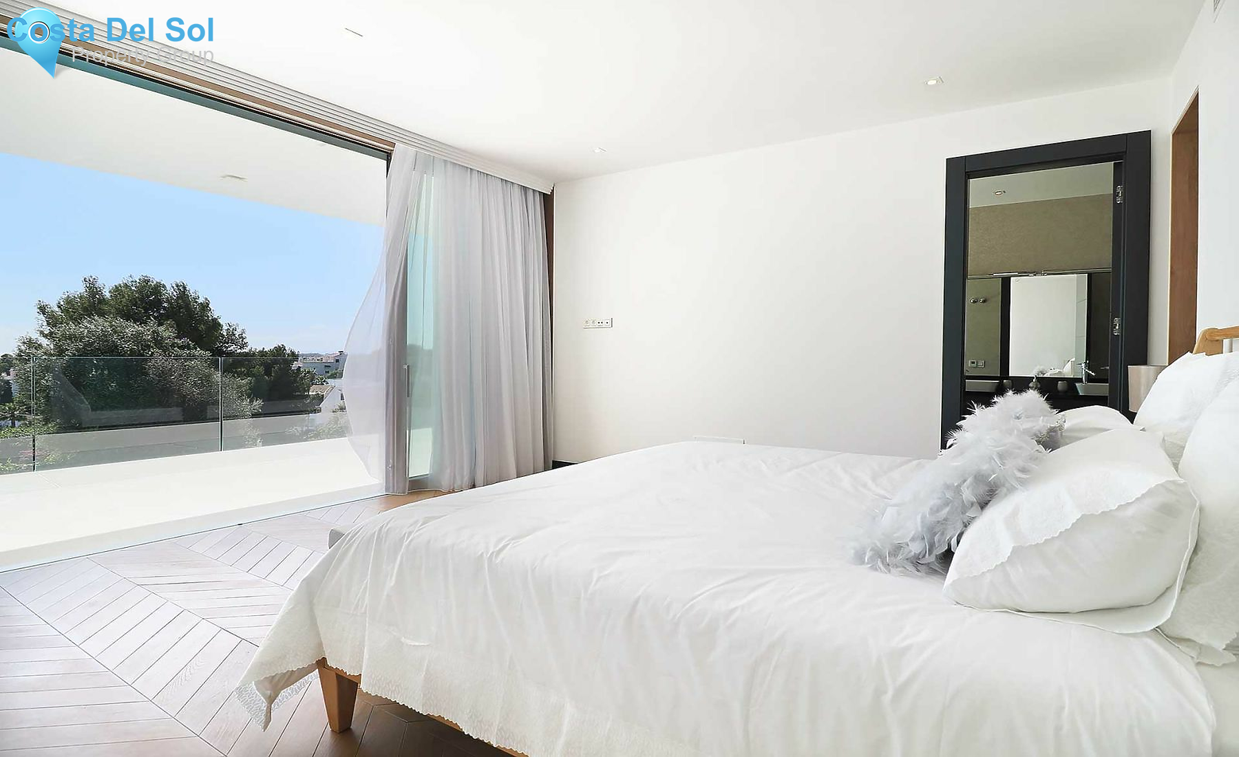 Semi-Detached House in Nueva Andalucía-1432604