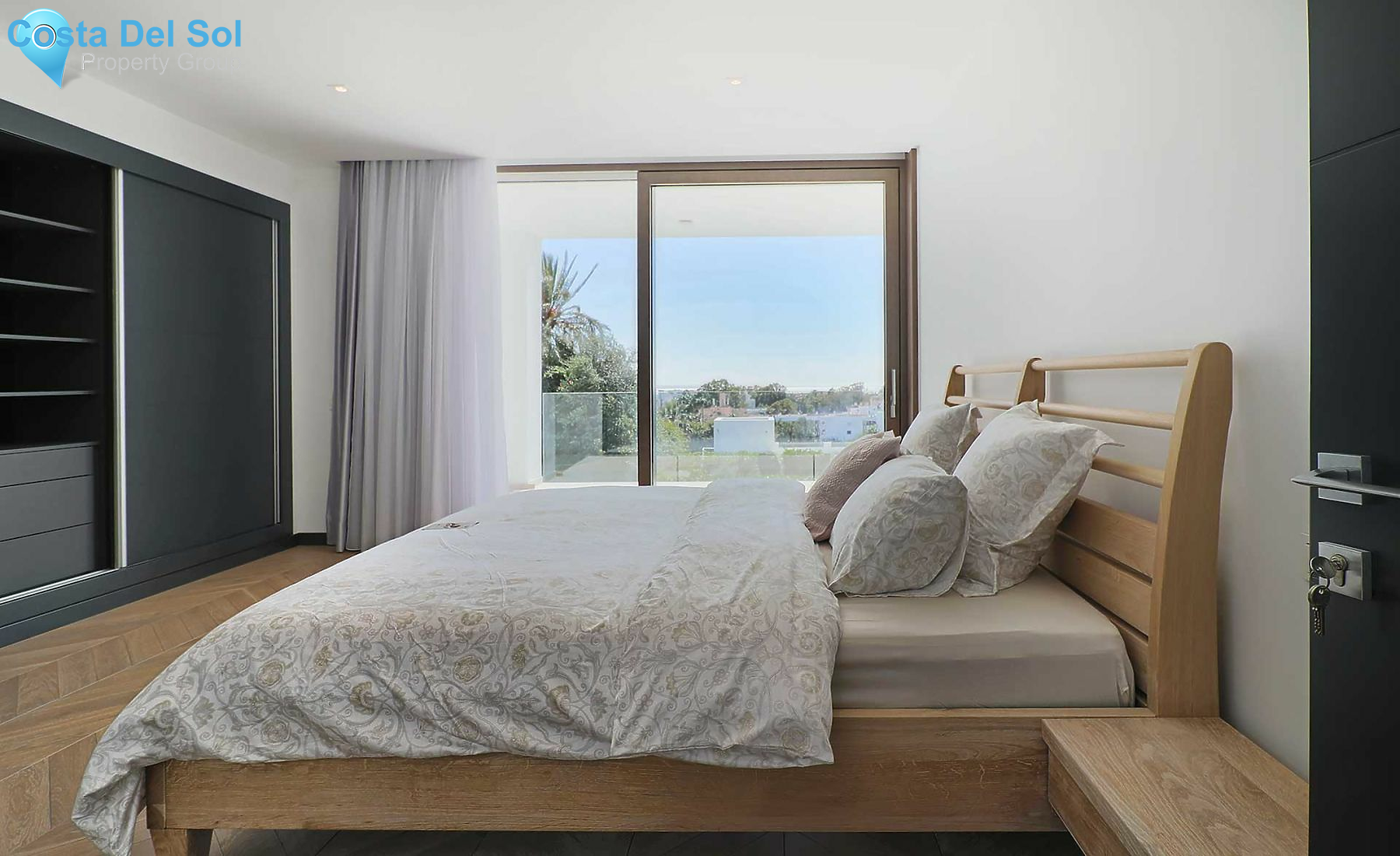 Semi-Detached House in Nueva Andalucía-1432600