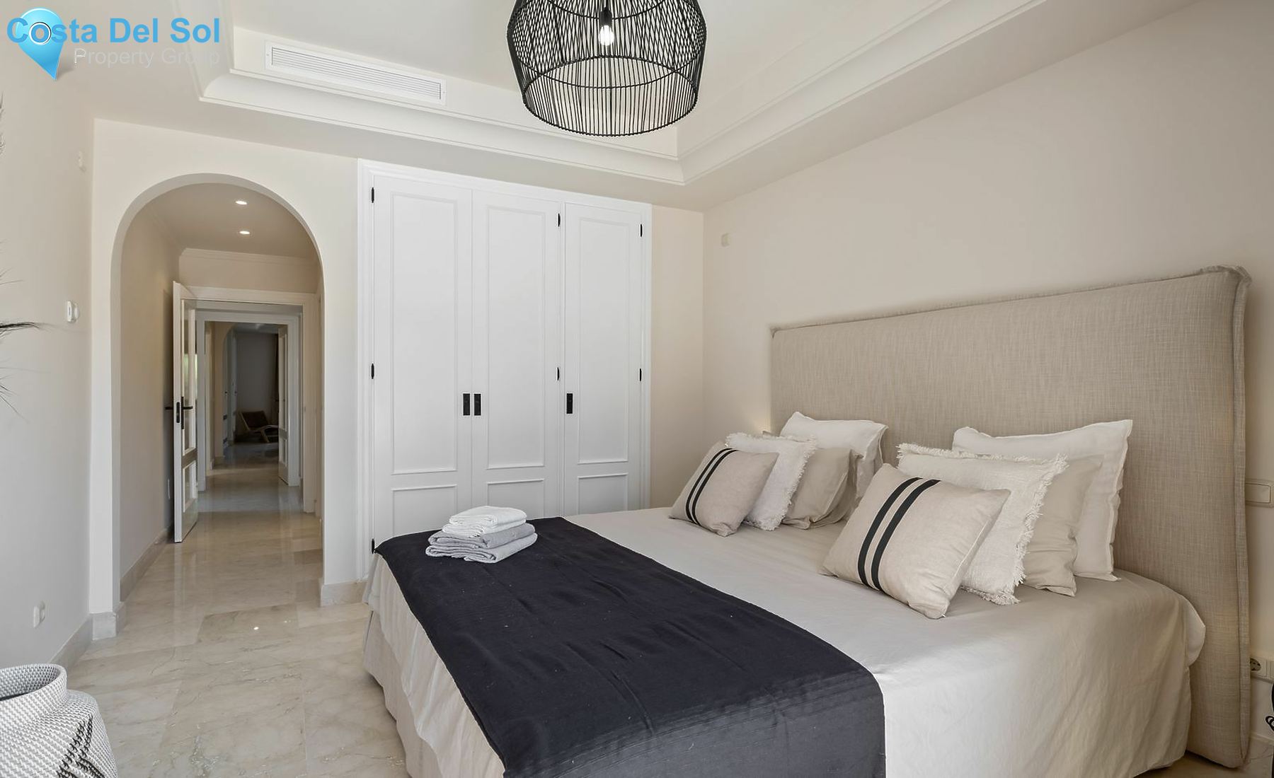 Semi-Detached House in Nueva Andalucía-1496015