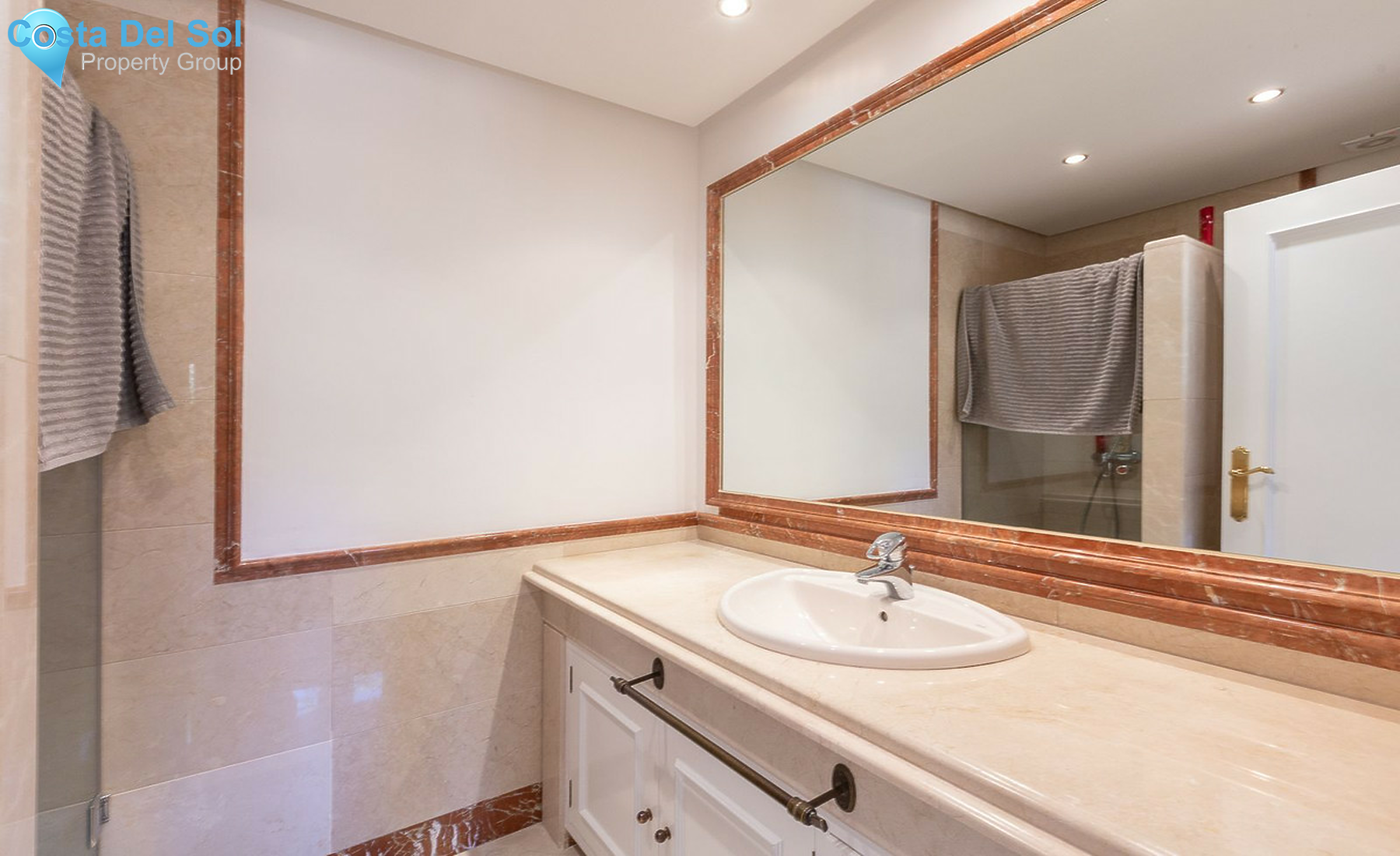 Semi-Detached House in Puerto Banús-1436133